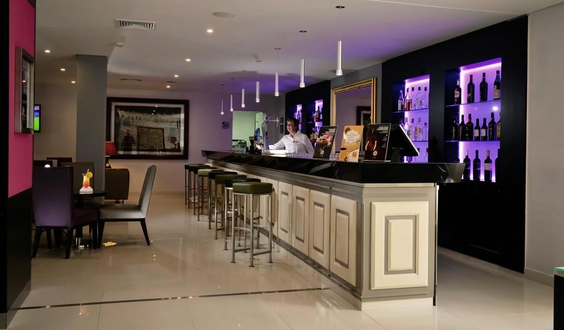 Bar at the Hotel Vila Gale Atlantico
