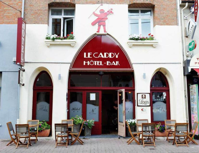 Front entrance to Hotel le Caddy