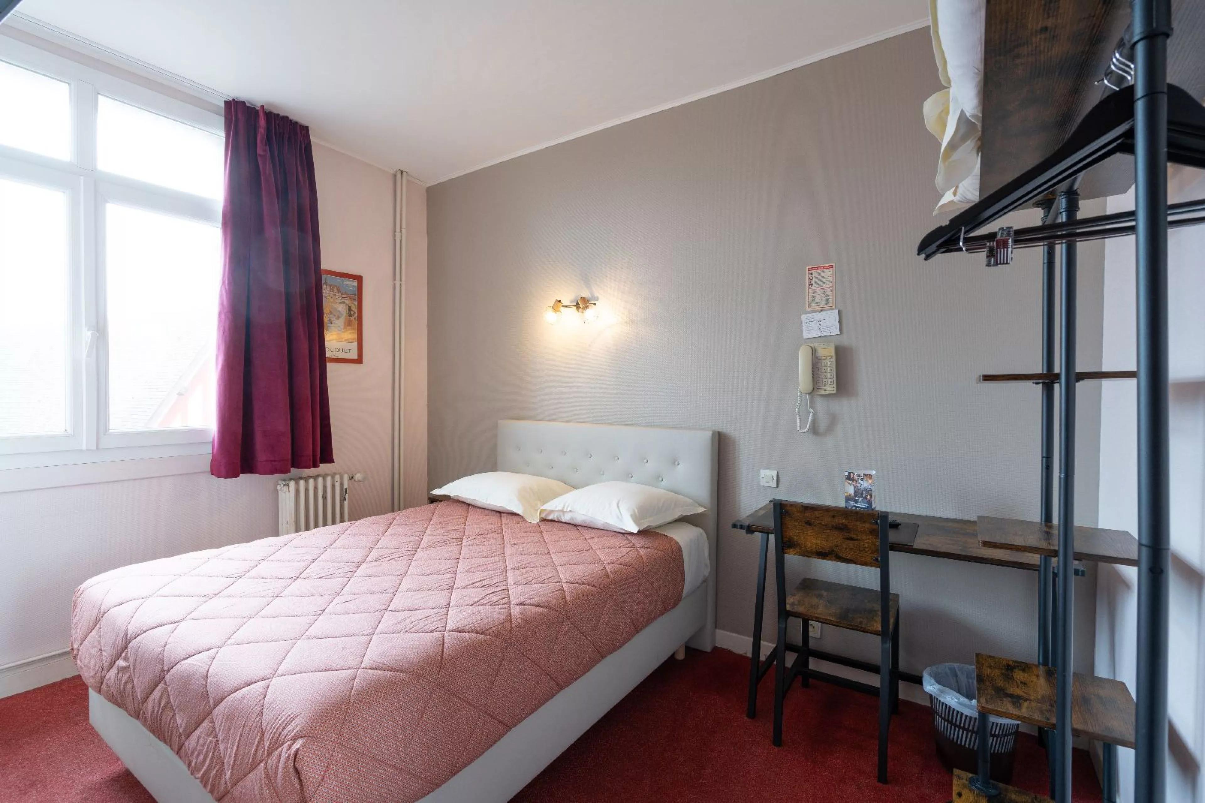 Double bed suite at Hotel le Caddy