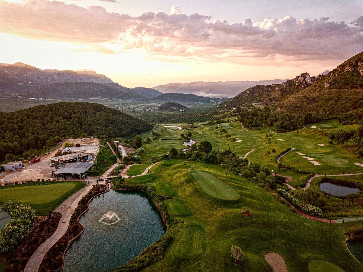 Overhead view of the La Galiana Golf Resort golf course