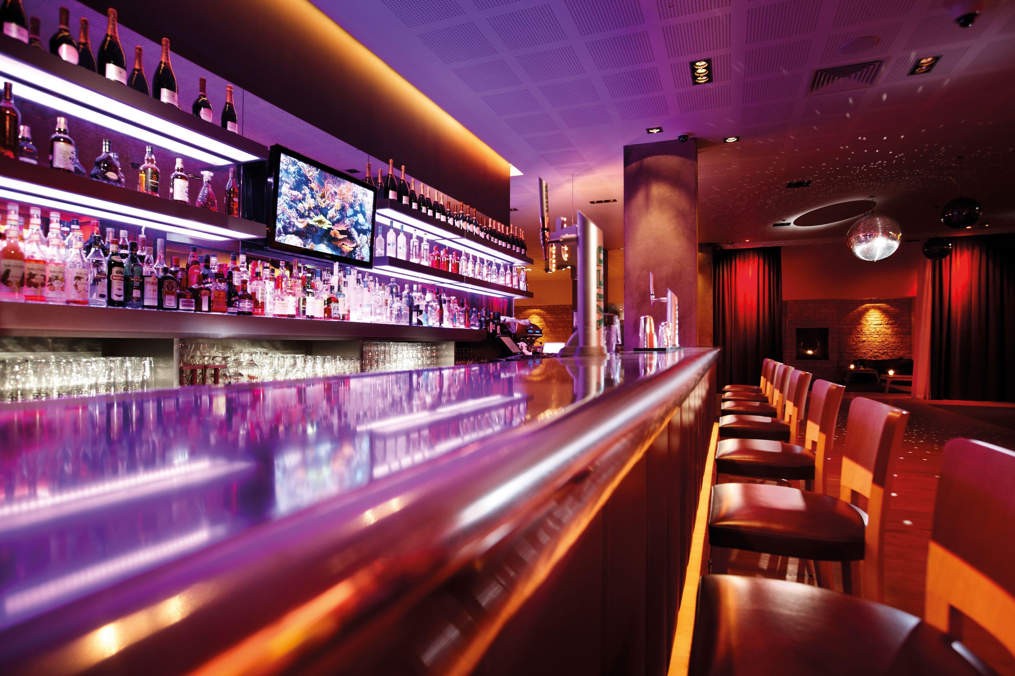 Bar at Pentahotel