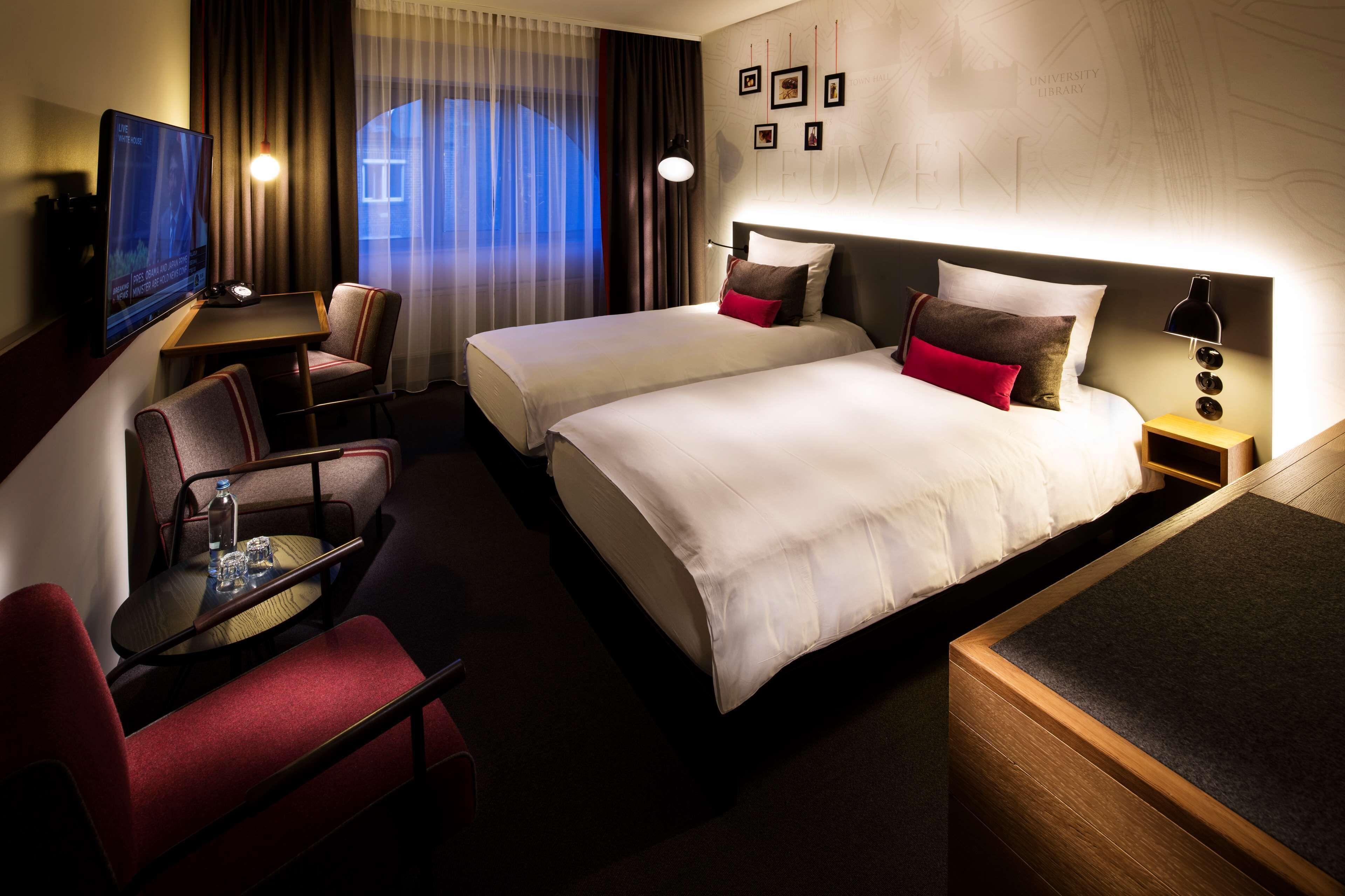 Double bed suite at Pentahotel