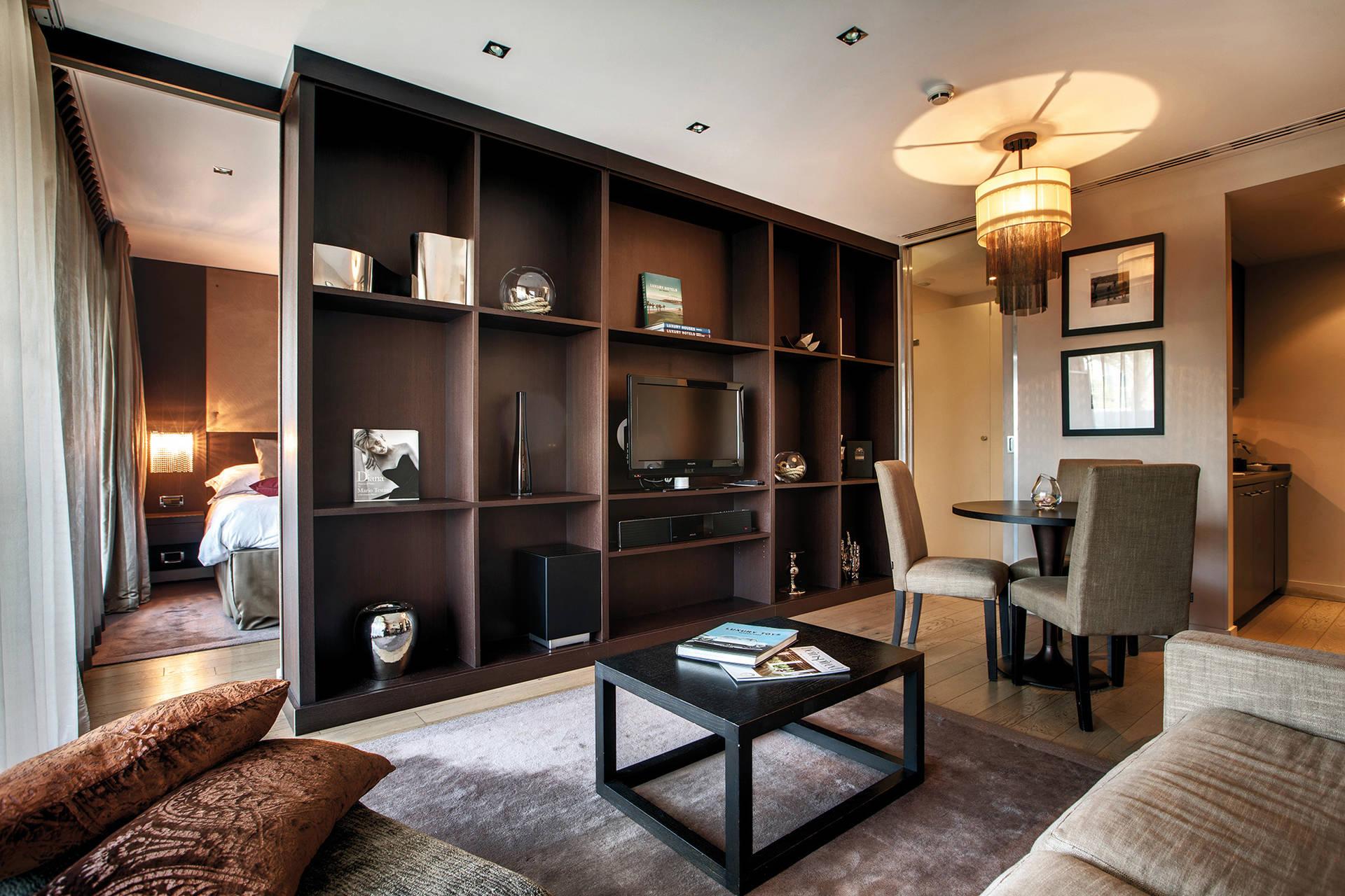 Living room as part of a spacious double bed suite at Royal Mougins Golf & Resort