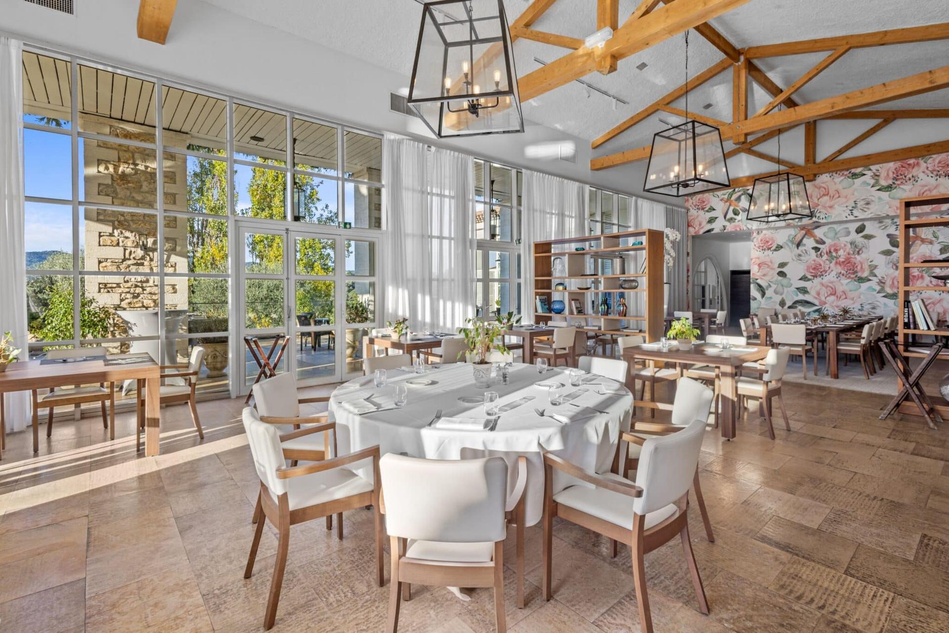 Indoor dining area at Royal Mougins Golf & Resort