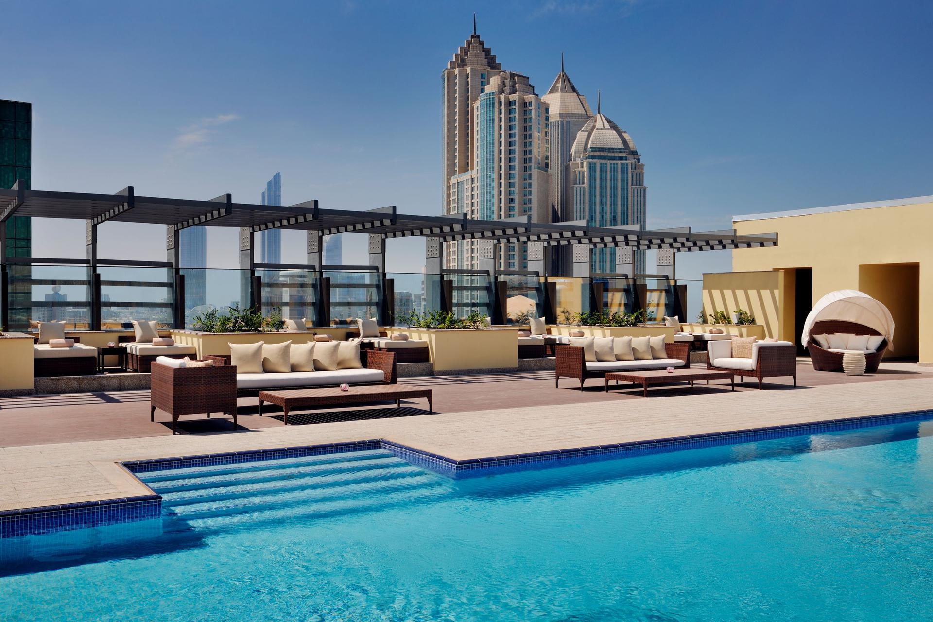 Rooftop pool at Southern Sun - Abu Dhabi