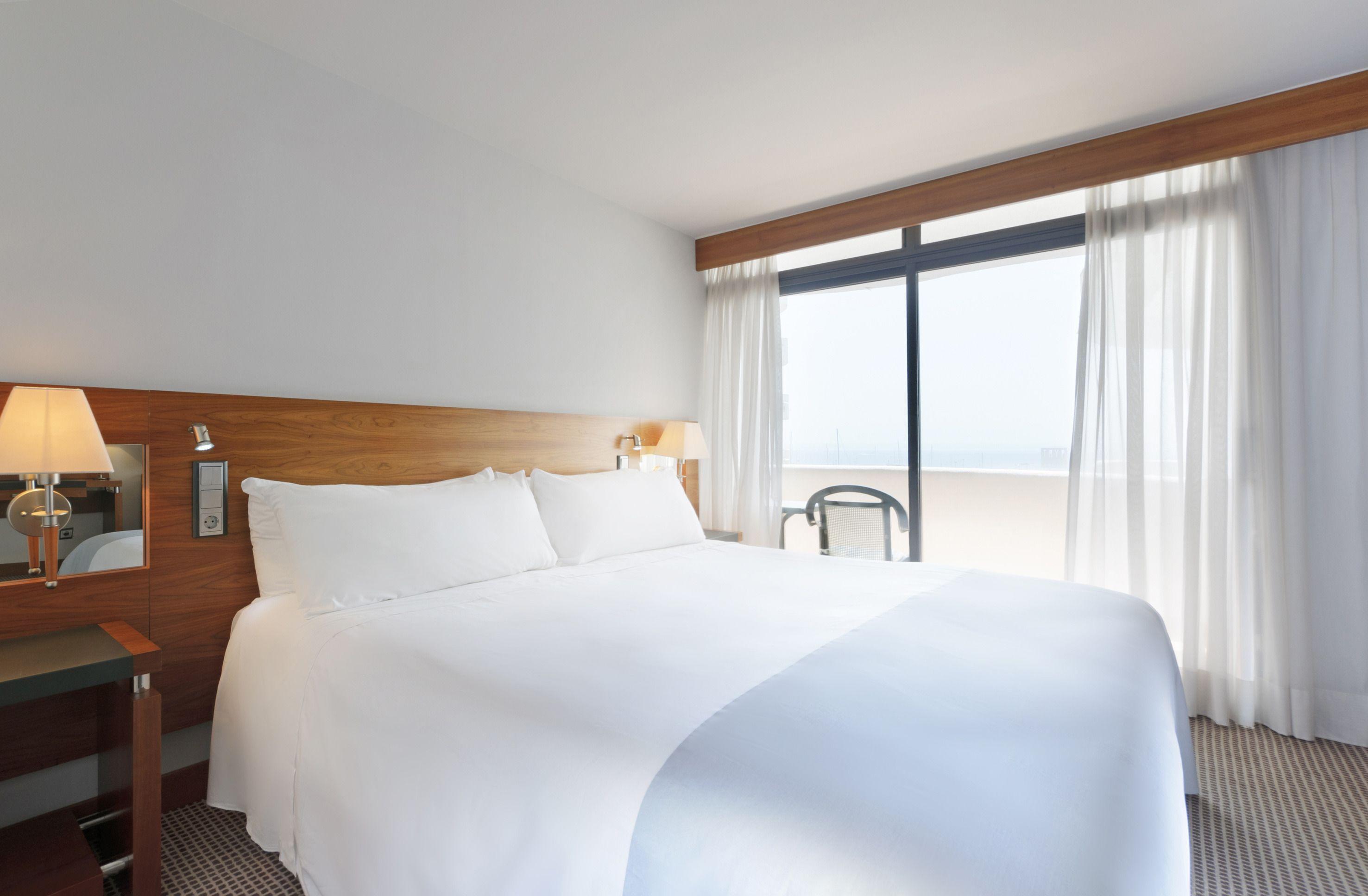 Double bed suite at Tryp Palma Bellver