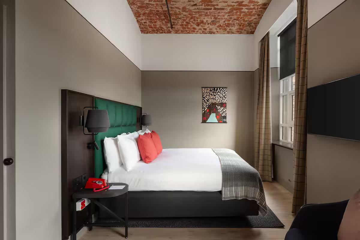 Double bed suite at Hotel Indigo Dundee