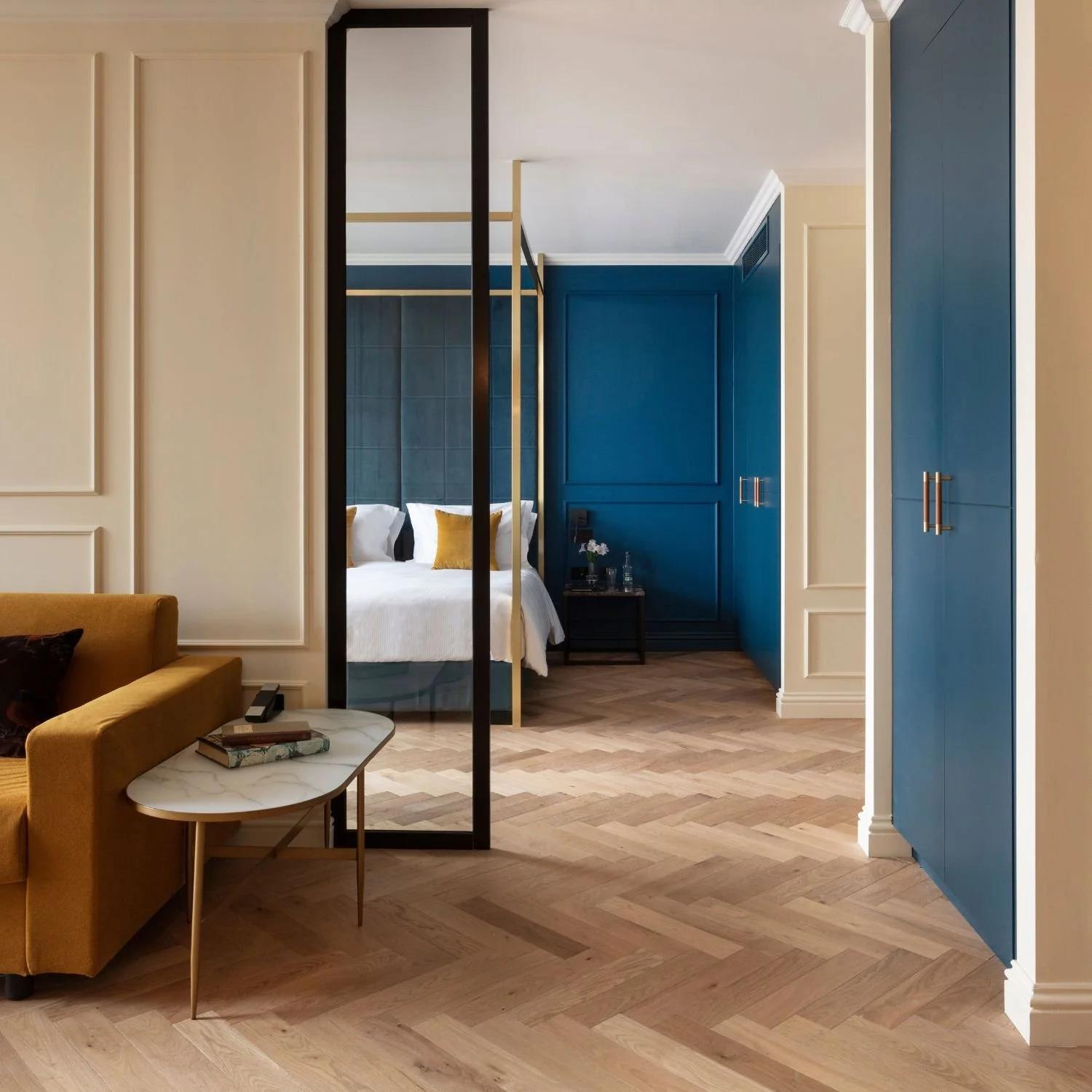 Double bed suite at SCHLOSS Roxburghe