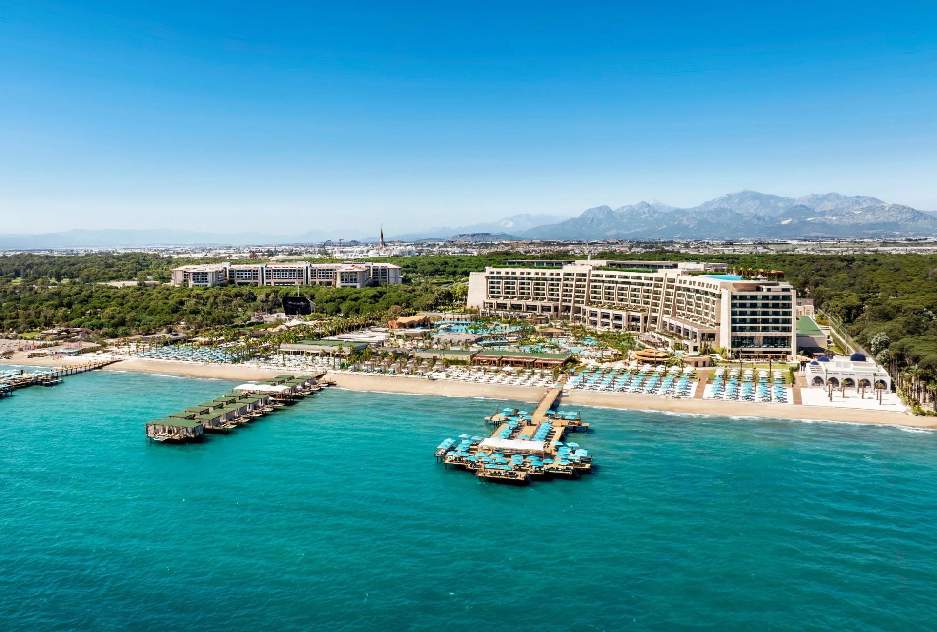 regnum the crown beach resort hotel