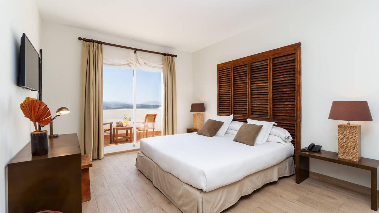 Double bed suite at Fairplay Golf & Spa Resort