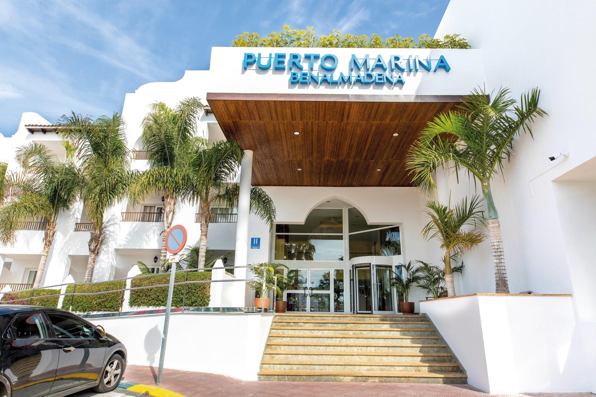 Front entrance to Hotel MAC Puerto Marina