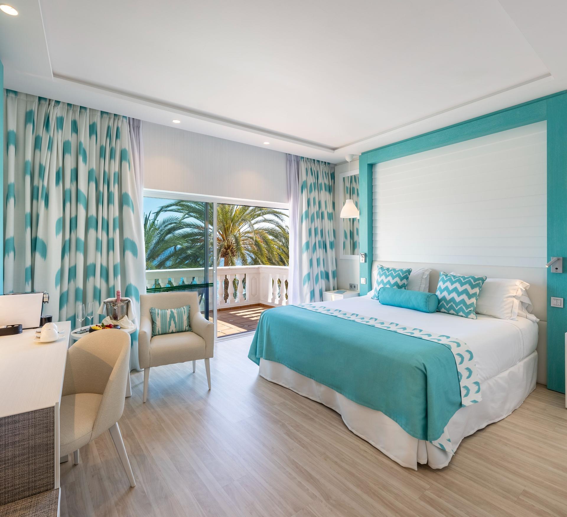Spacious double bed suite at Hotel Nixe Palace