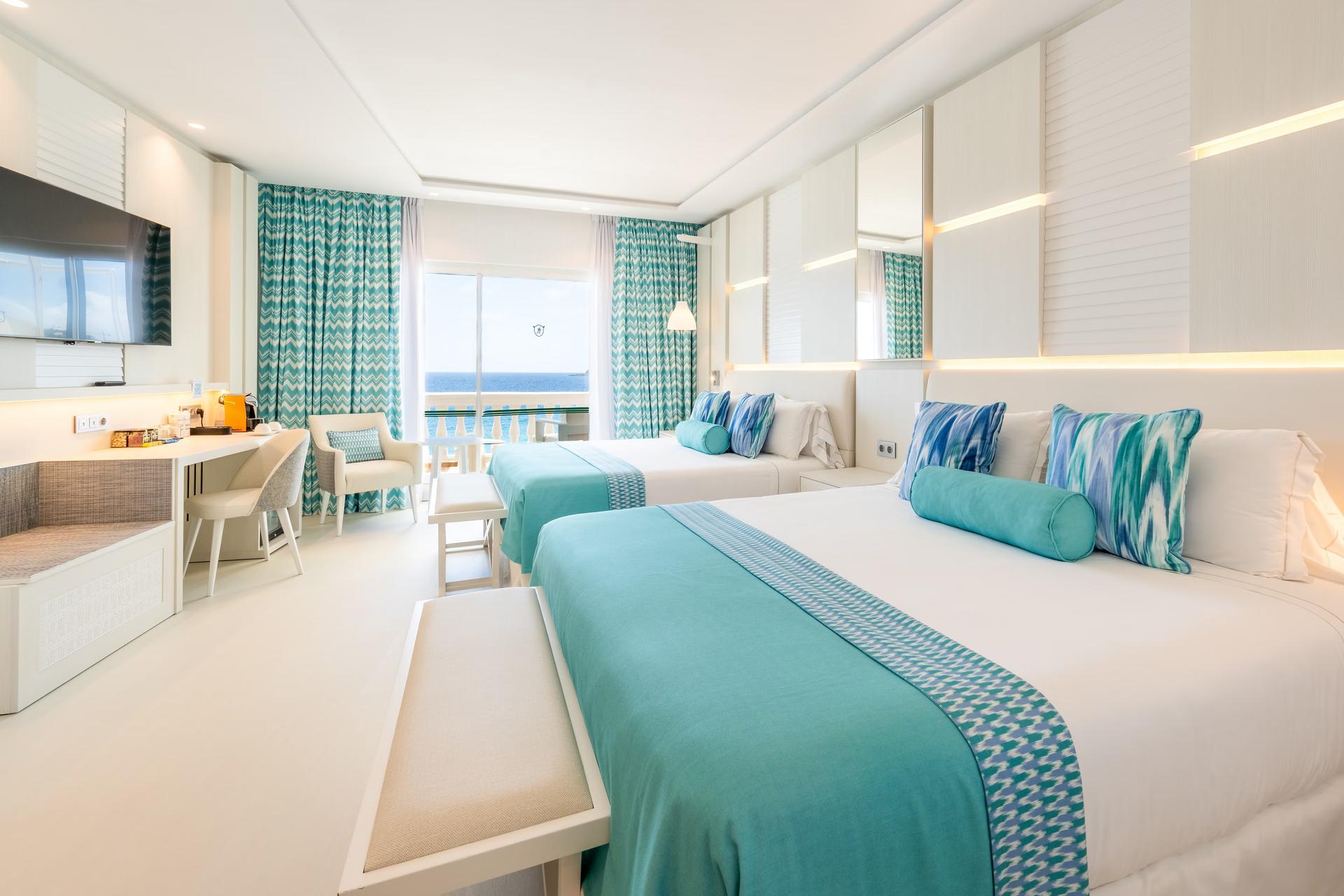 Twin double bed suite at Hotel Nixe Palace