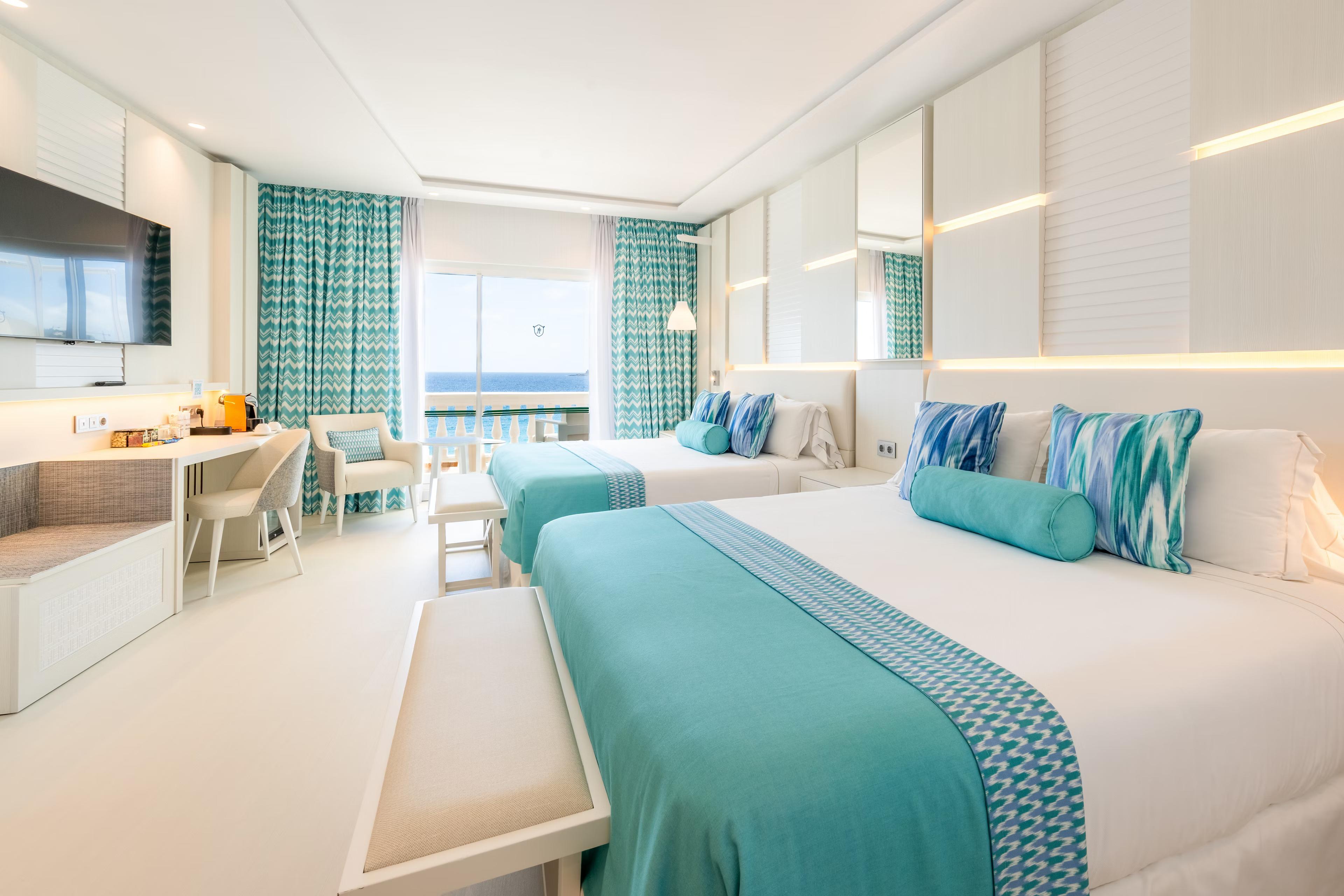 Twin double bed suite at Hotel Nixe Palace