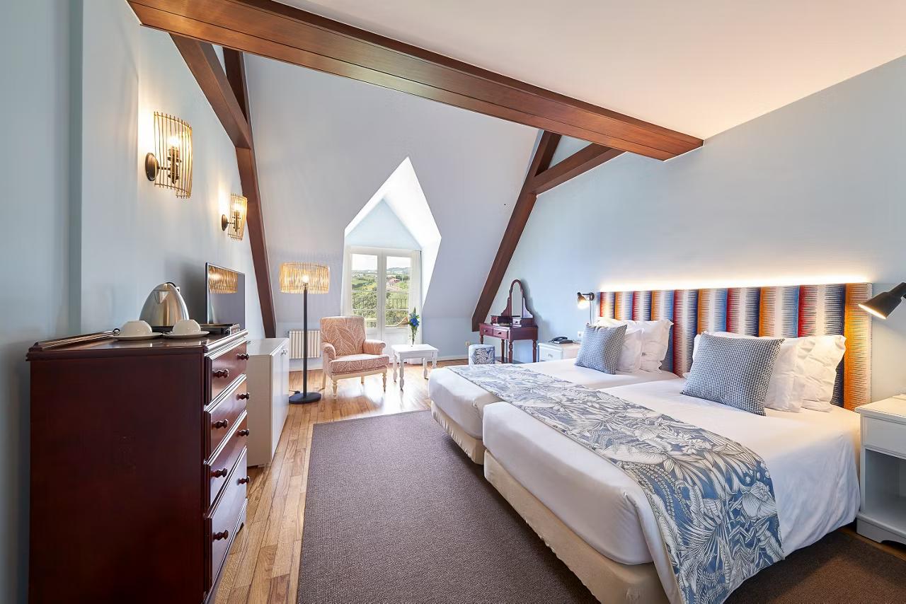 Twin bed room at Hotel Quinta do Furão