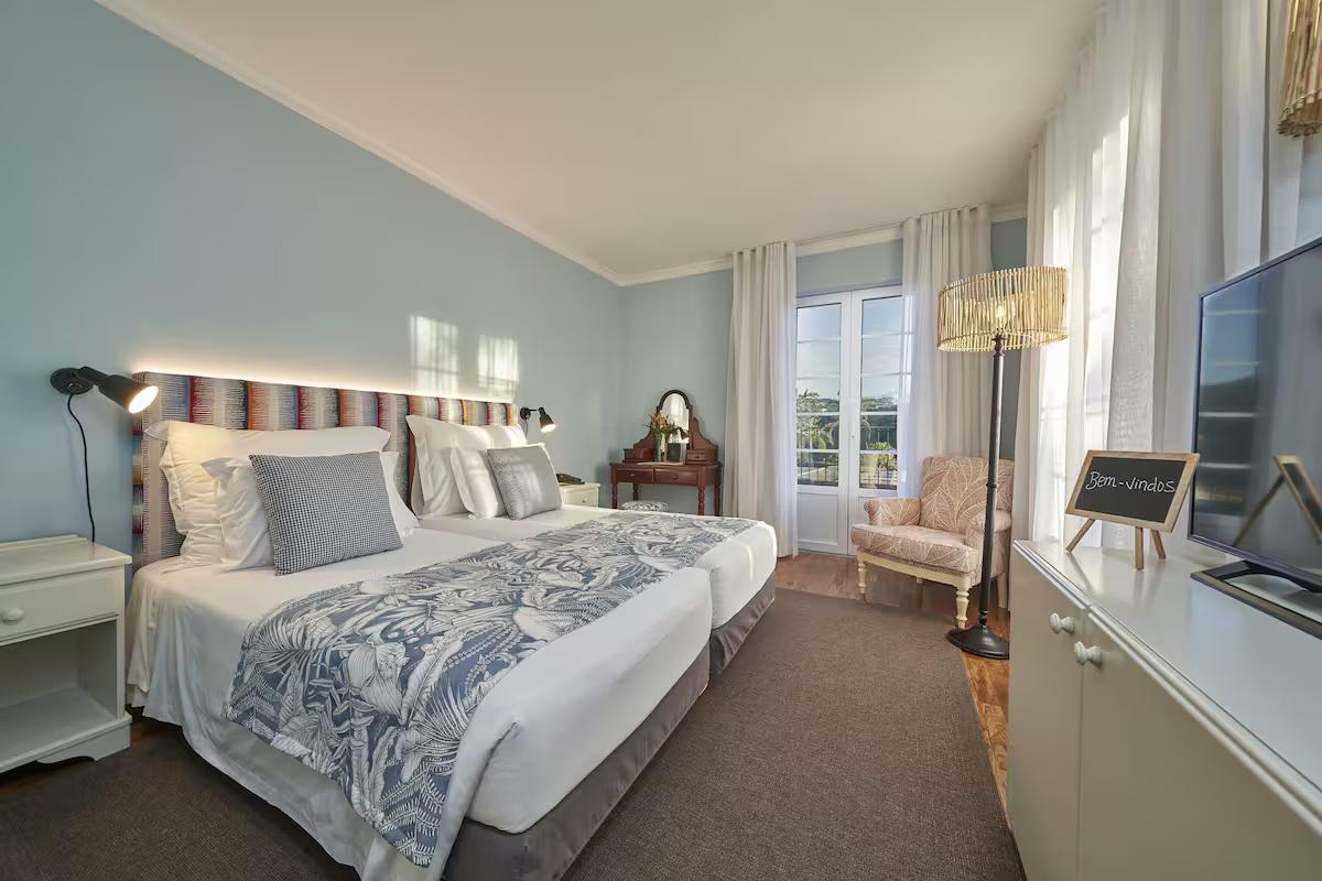 Double bed room at Hotel Quinta do Furão