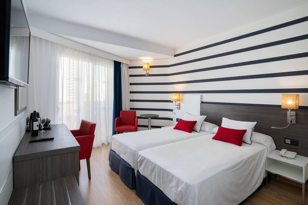 Double bed suite at Medplaya Hotel Riudor