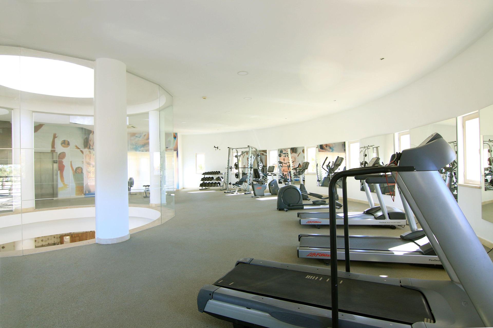 Gym facilities at NH Marina Portimão
