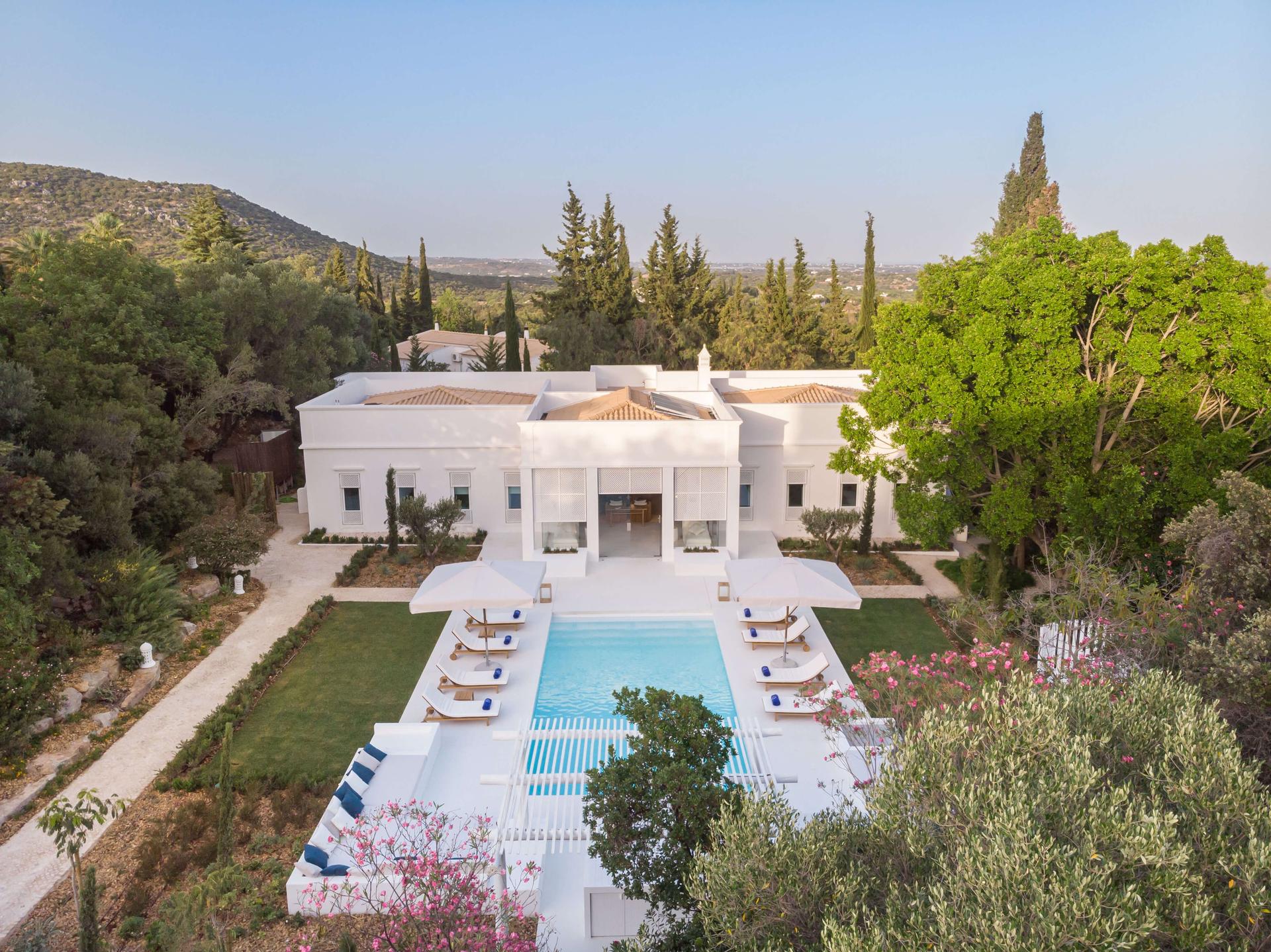 Overhead view of a villa at Octant Hotel Vila Monte