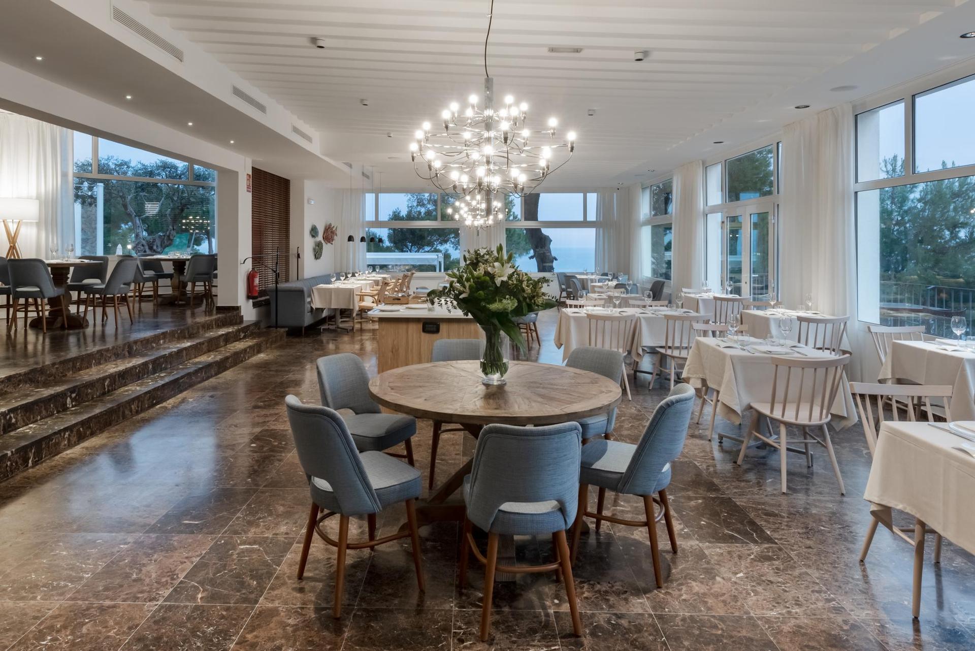 Indoor dining room at Park Hotel San Jorge & Spa