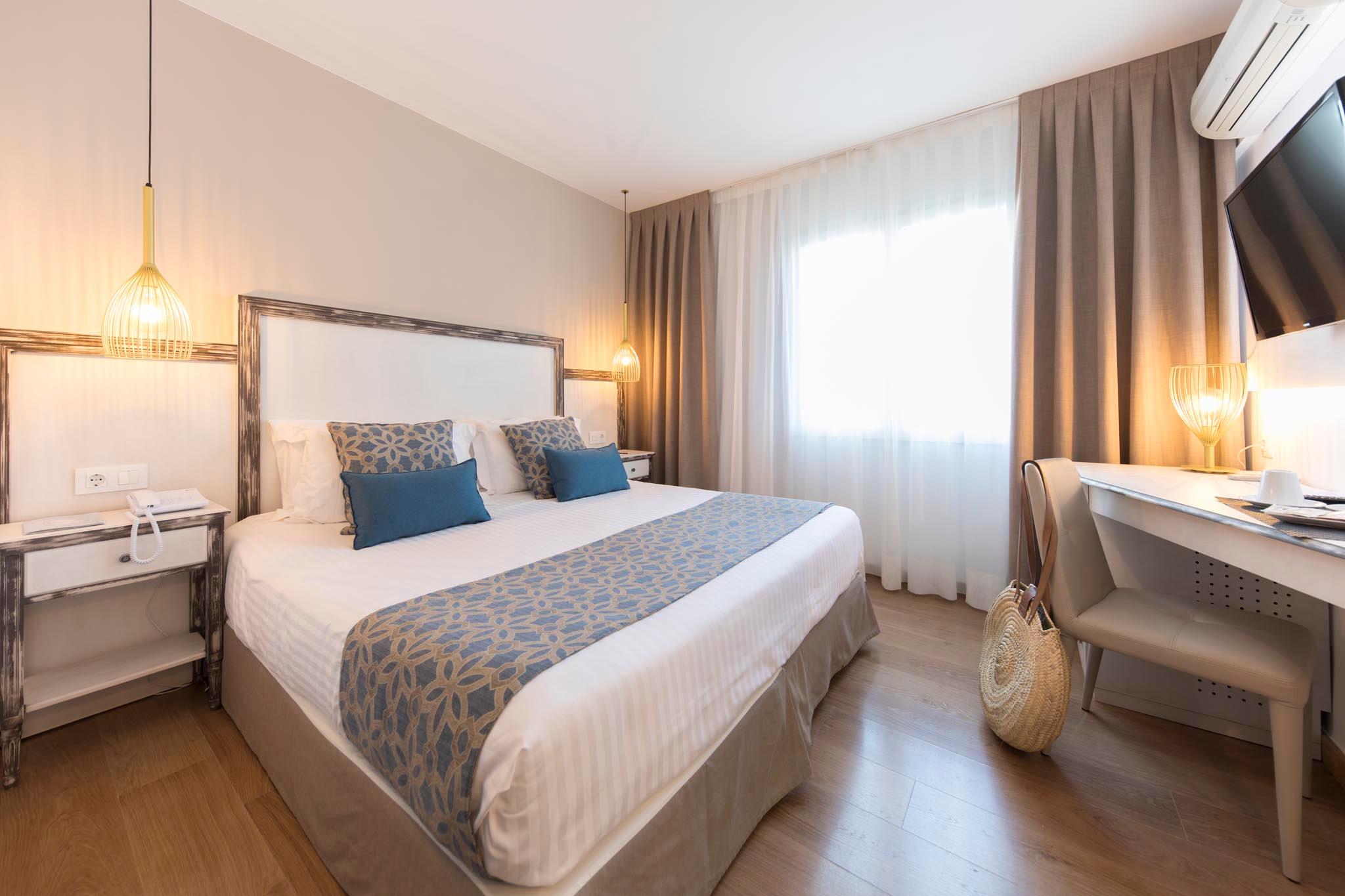 Double bed suite at Park Hotel San Jorge & Spa