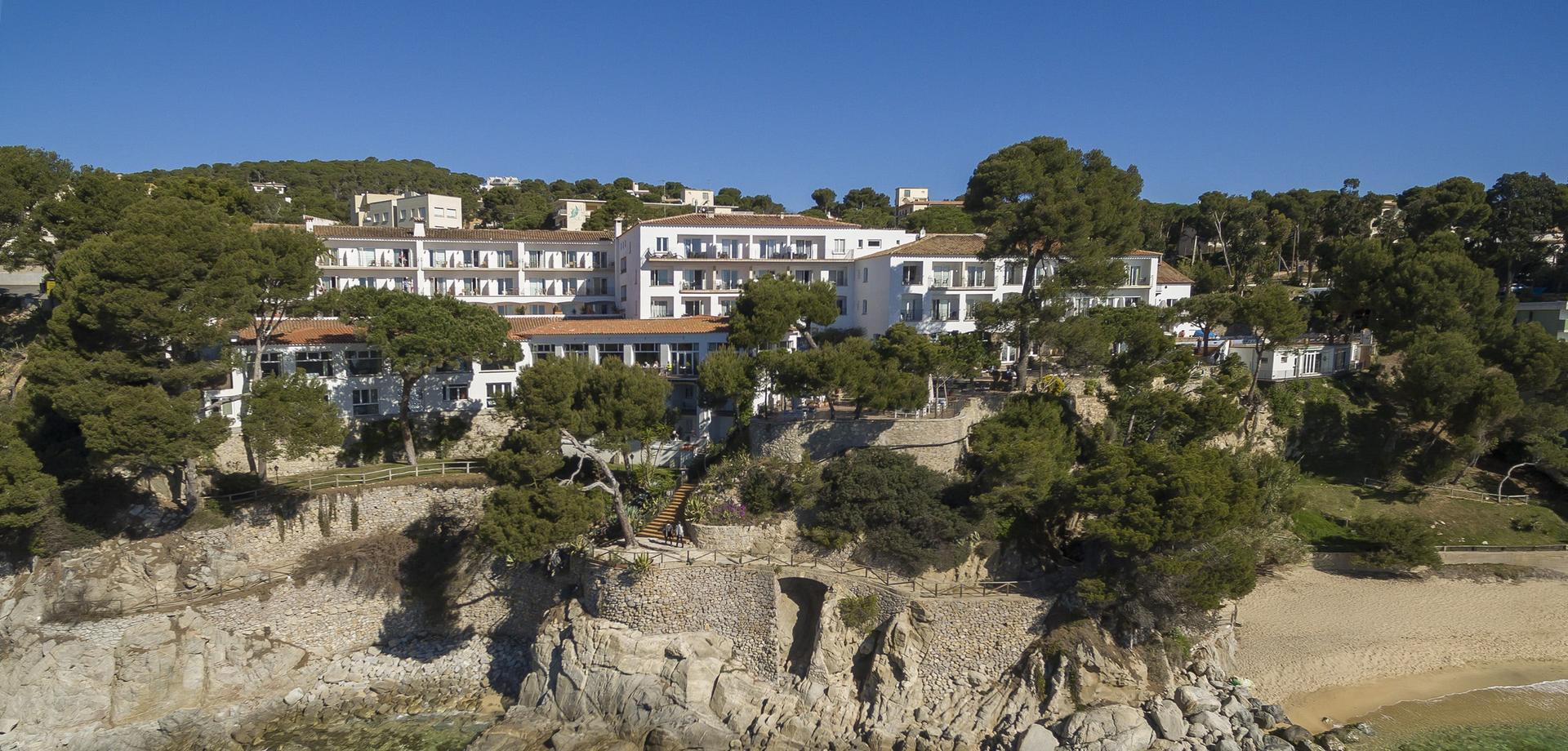 Panoramic view of the coastal Park Hotel San Jorge & Spa