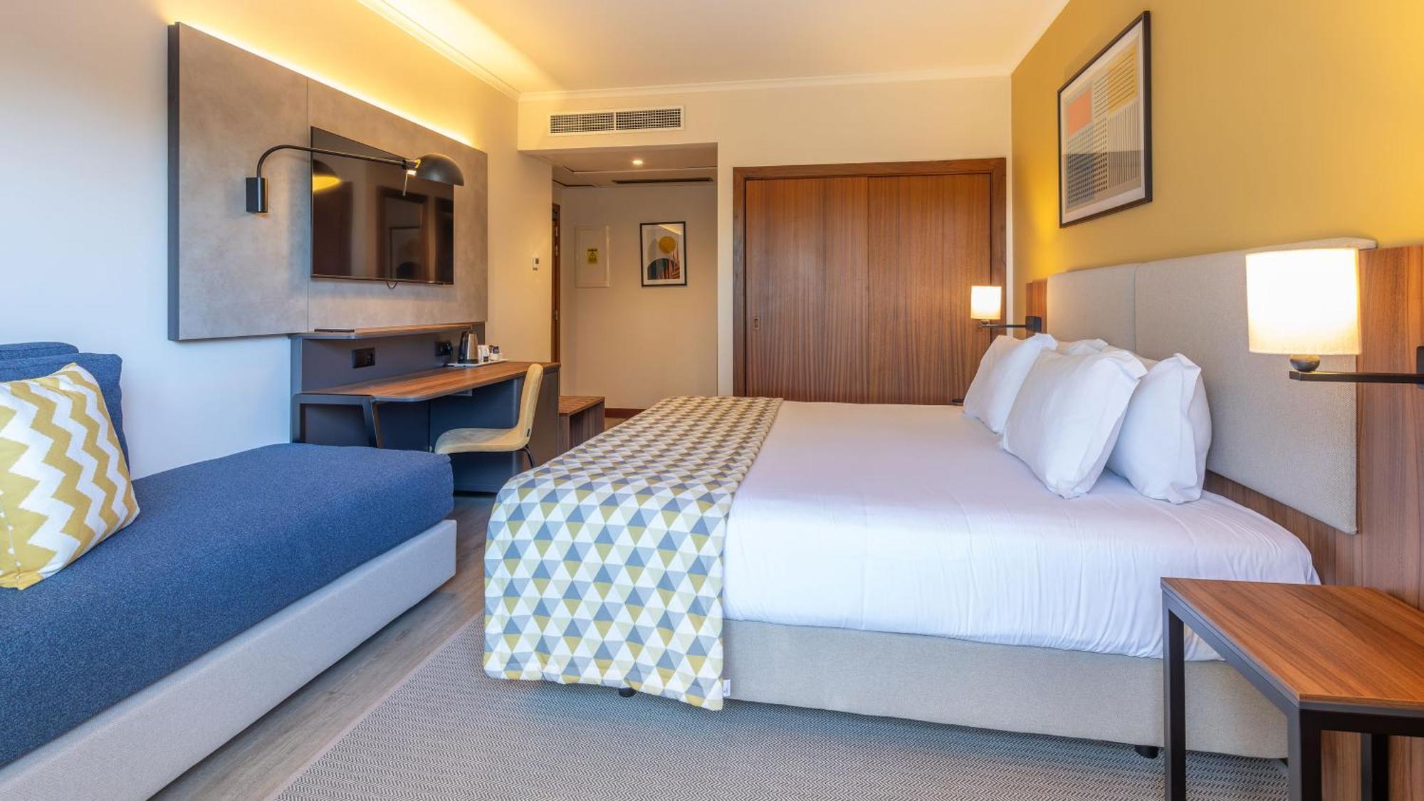 Double bed suite at Real Bellavista Hotel & Spa
