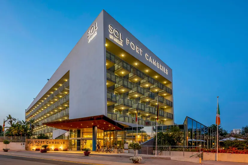 Panoramic view of the Sol Port Cambrils Hotel building