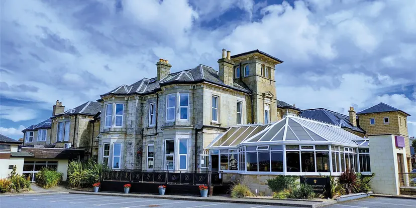 Panoramic view of the Fairfield House Hotel building
