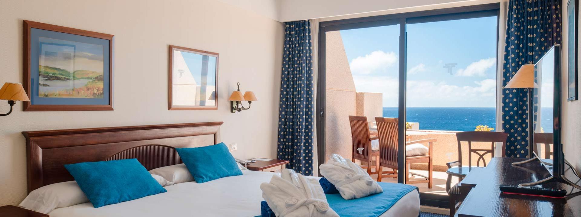 Double bed suite with balcony views at Alexandre Teguise Playa