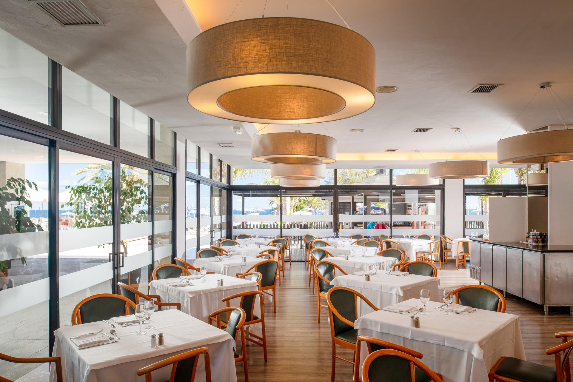 Indoor dining room at Alexandre Teguise Playa