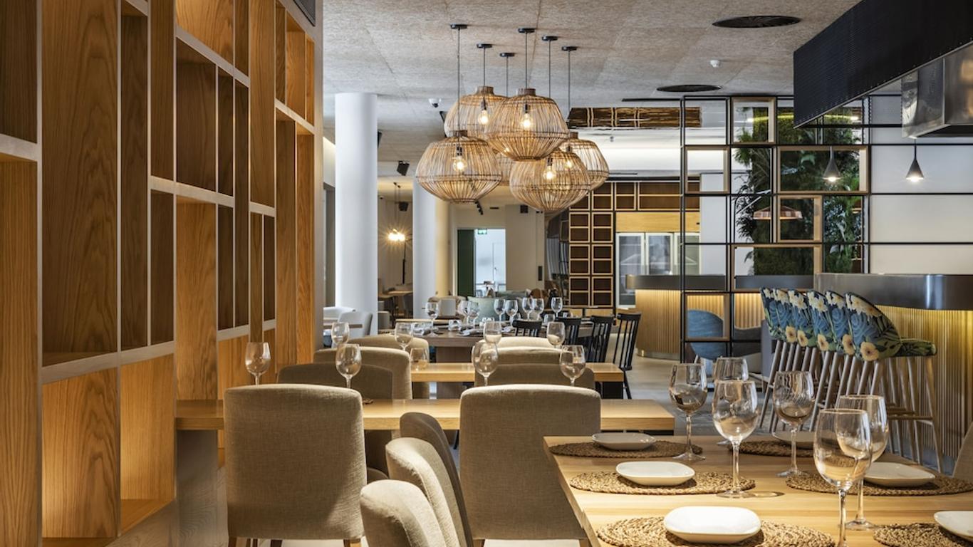 Dining room at The Patio Suite Hotel