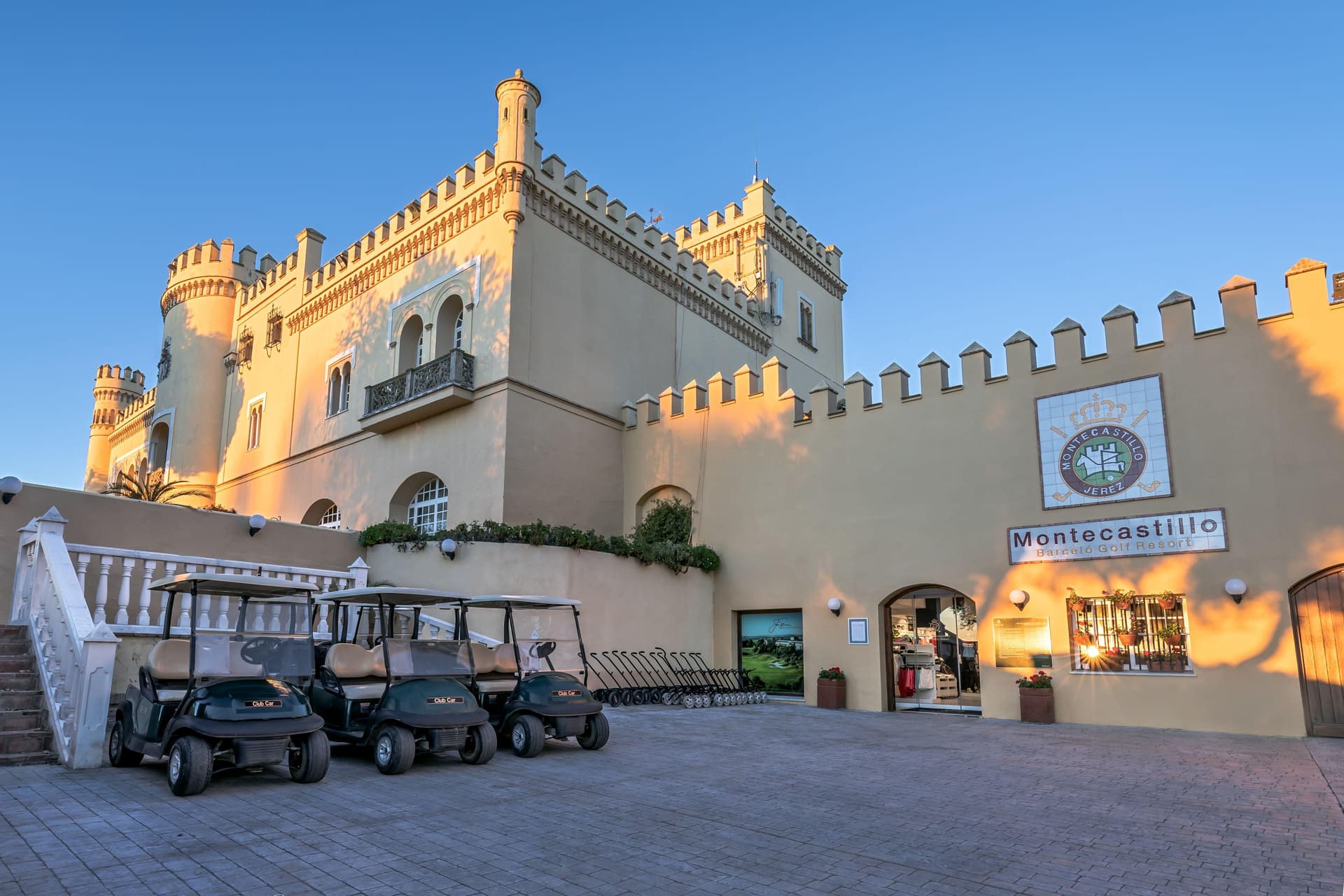 Clubhouse at Barcelo Montecastillo