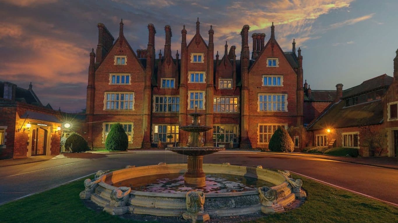 Front entrance to the Dunston Hall Hotel Spa & Golf Resort