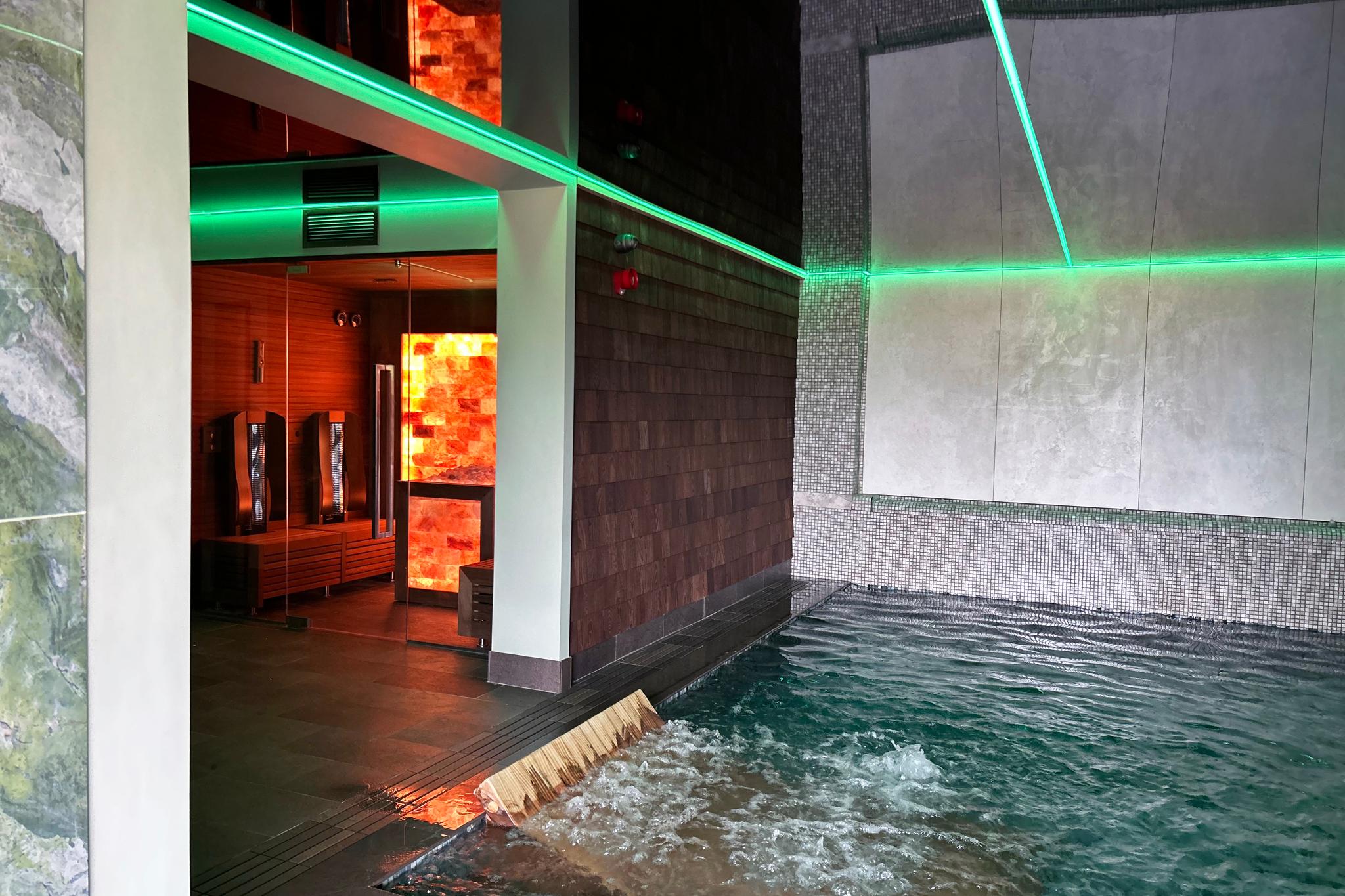 Indoor swimming pool part of the spa facilities at Hellidon Lakes Golf & Spa Hotel