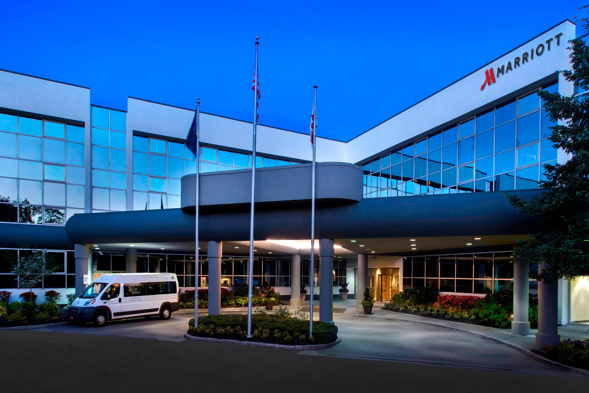 Front entrance to the Long Island Marriott