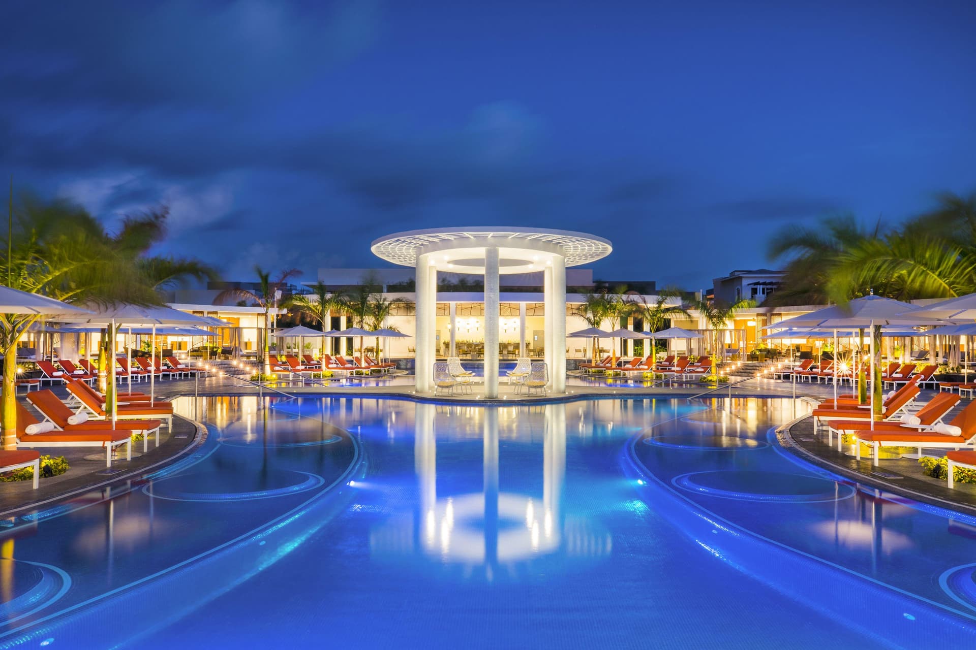 Outdoor swimming pool at the Moon Palace Resort