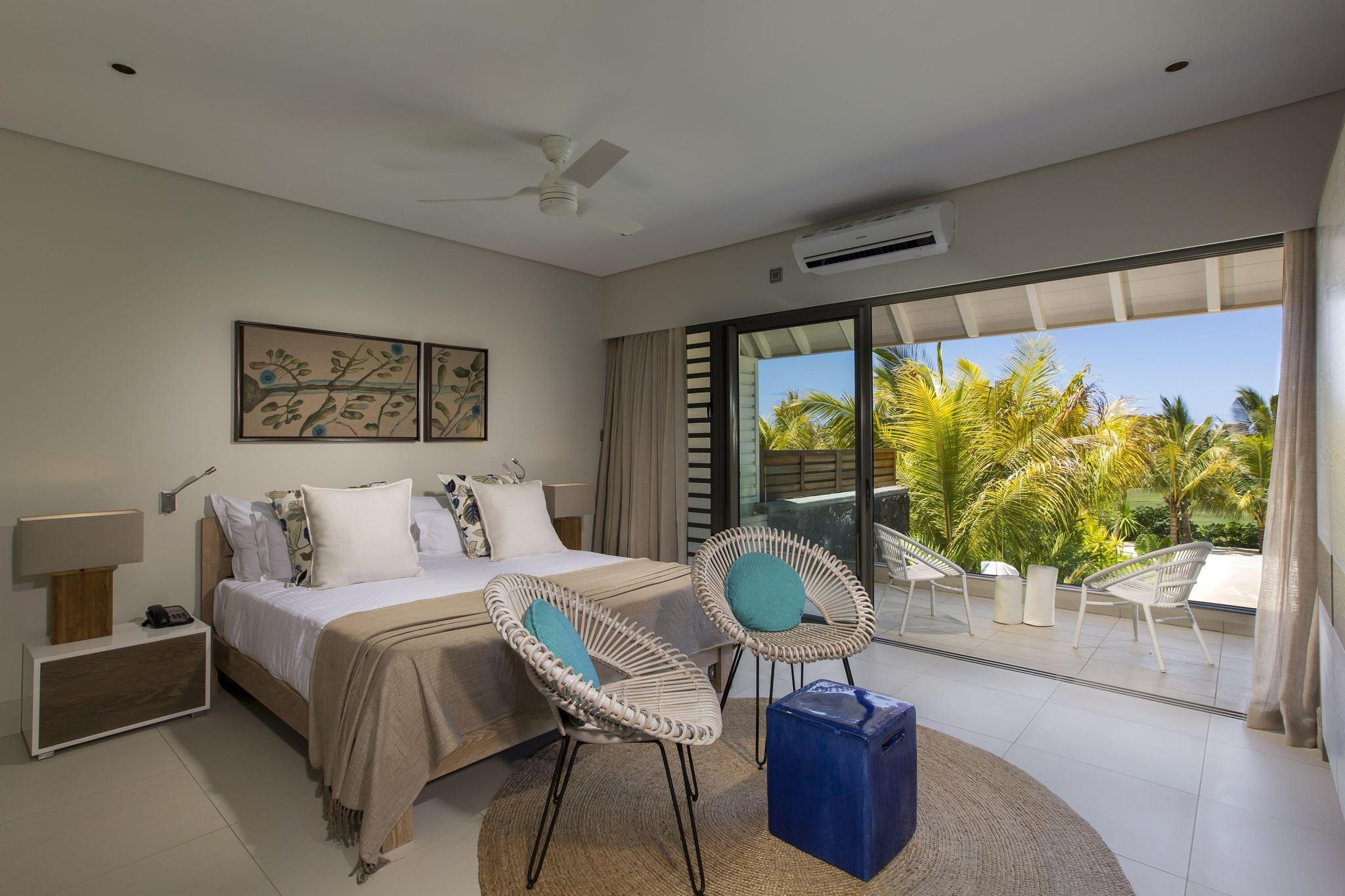 Double bed suite at The Bay Club at Anahita