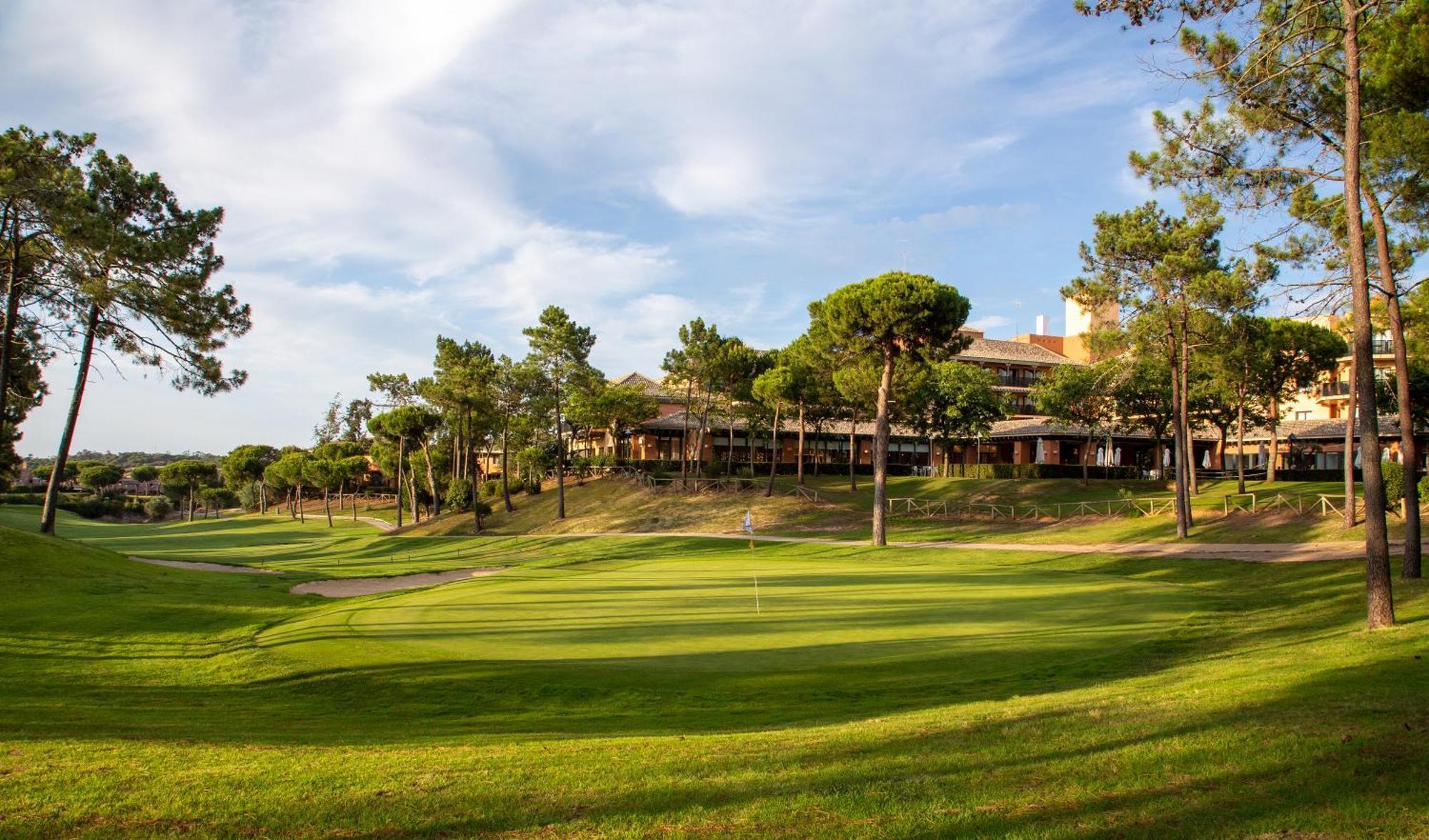 A well maintained fairway at The Residences Islantilla Resort