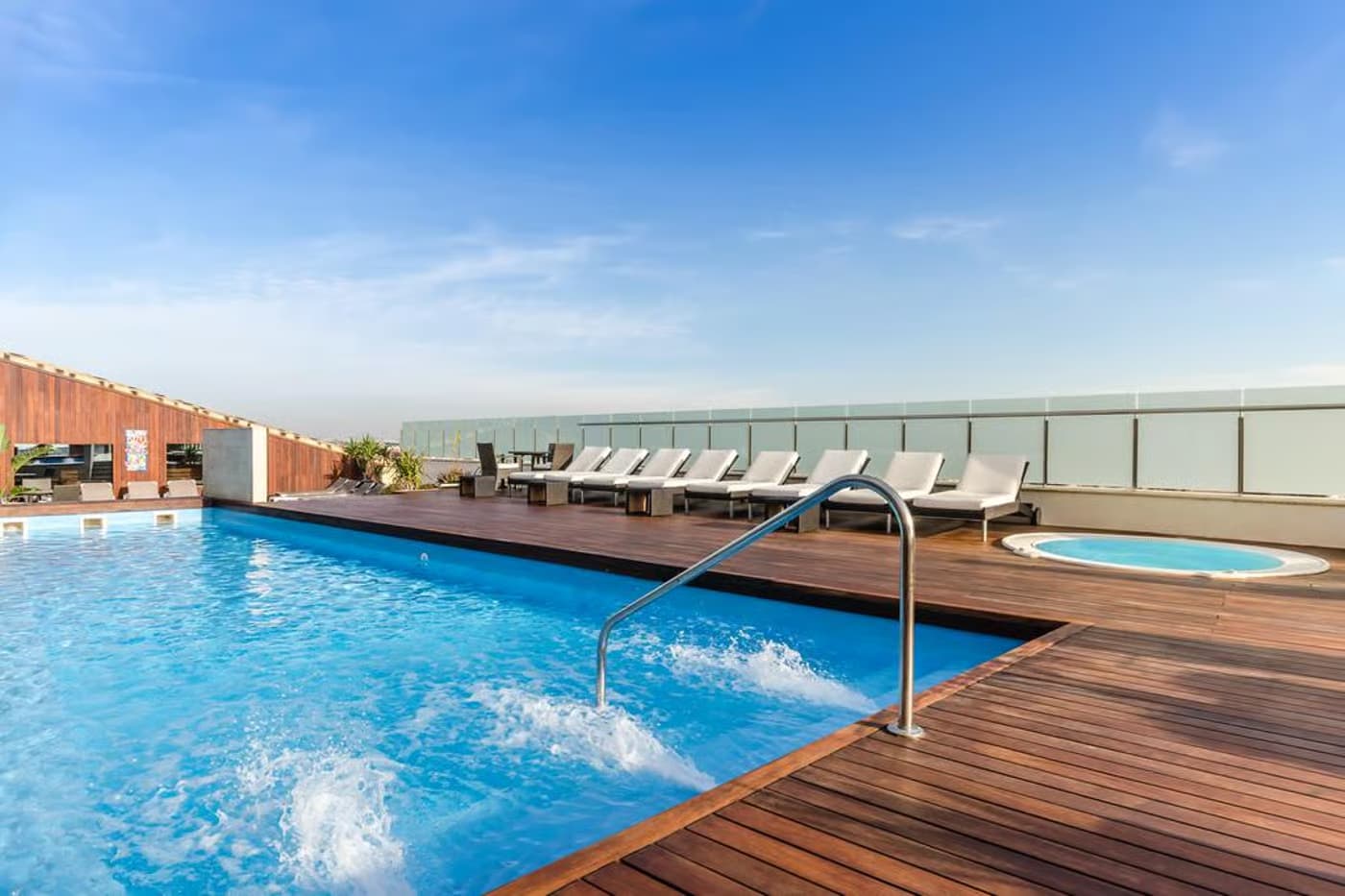 Outdoor swimming pool at Hotel 525