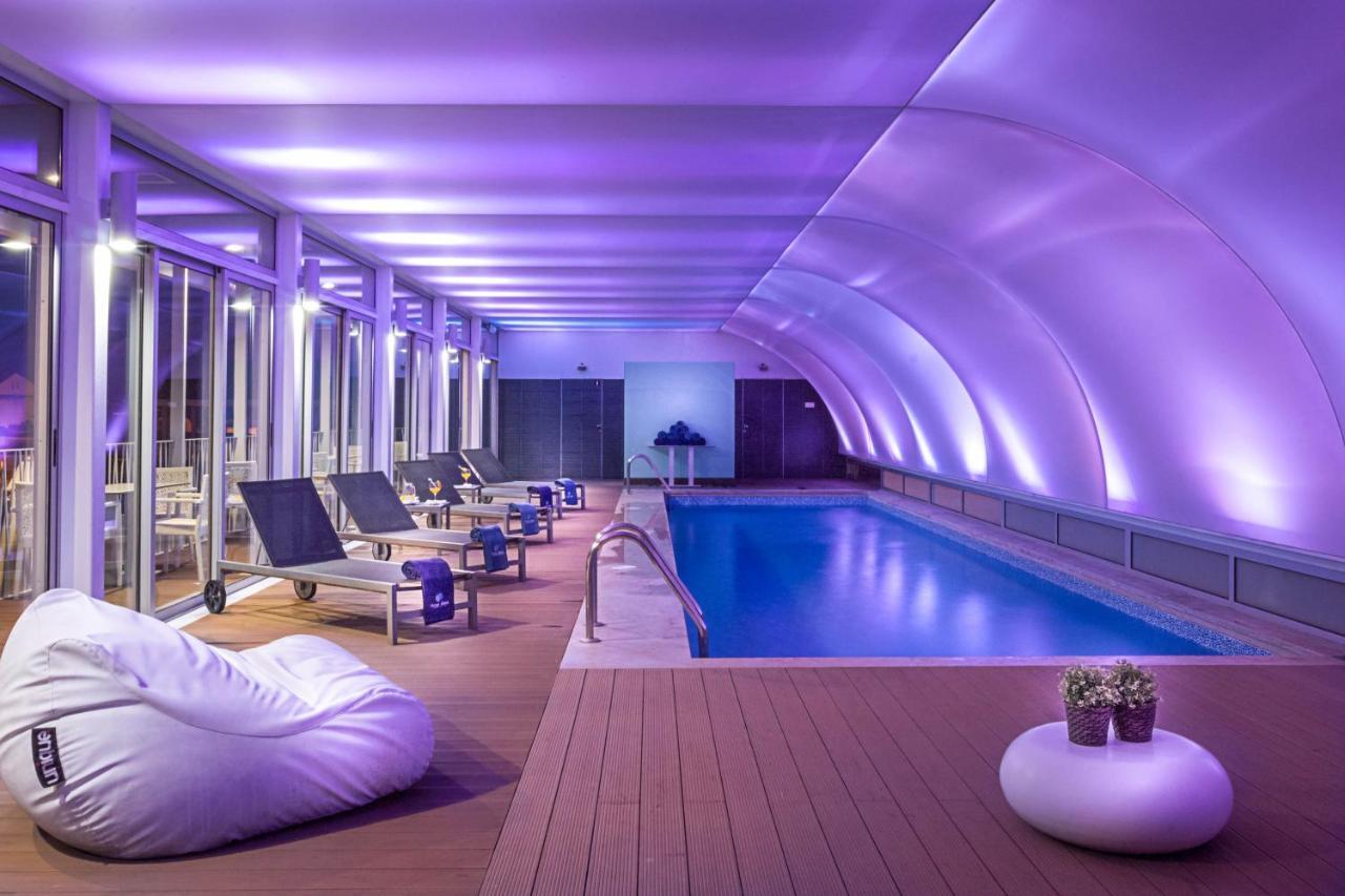 Indoor pool as part of spa facilities at Hotel Baia