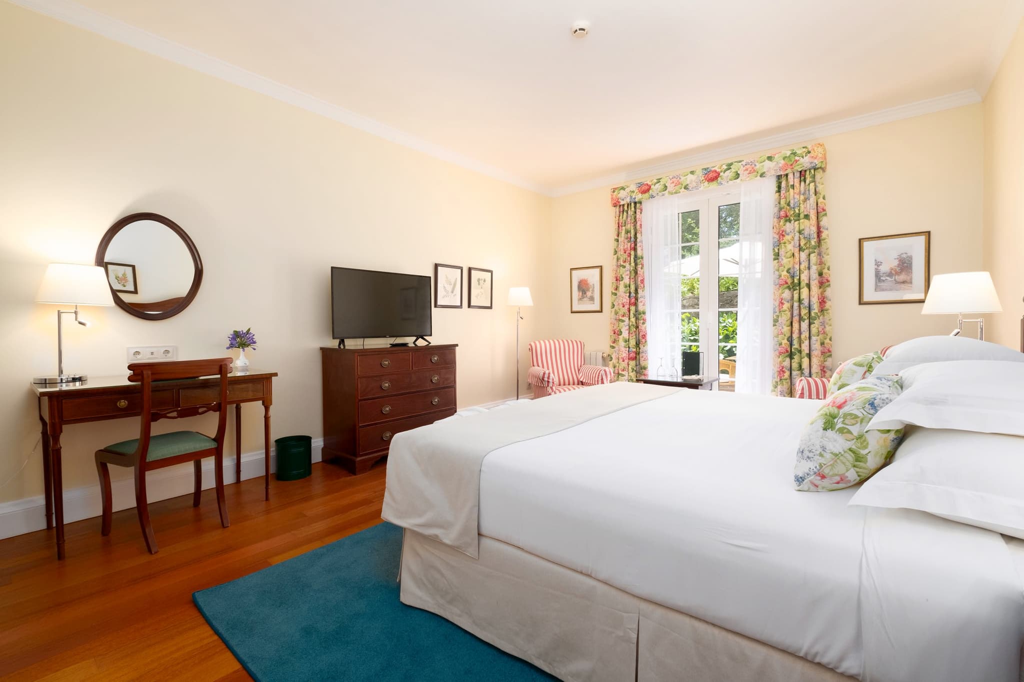 Double bed suite at Hotel Casa Velha do Palheiro - Relais & Chateaux