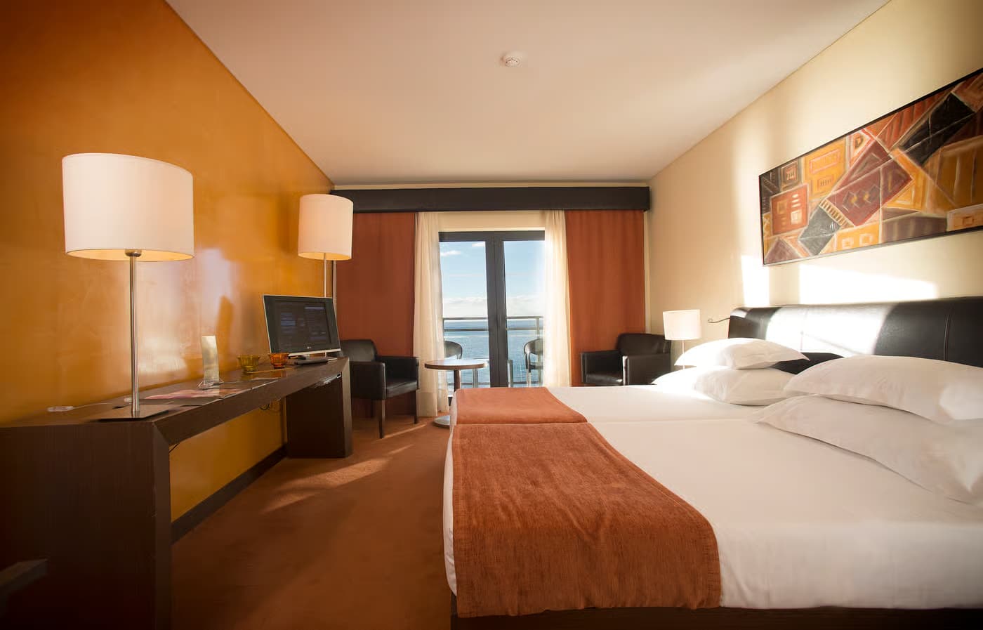 Double bed suite at Hotel Vila Gale Santa Cruz Hotel