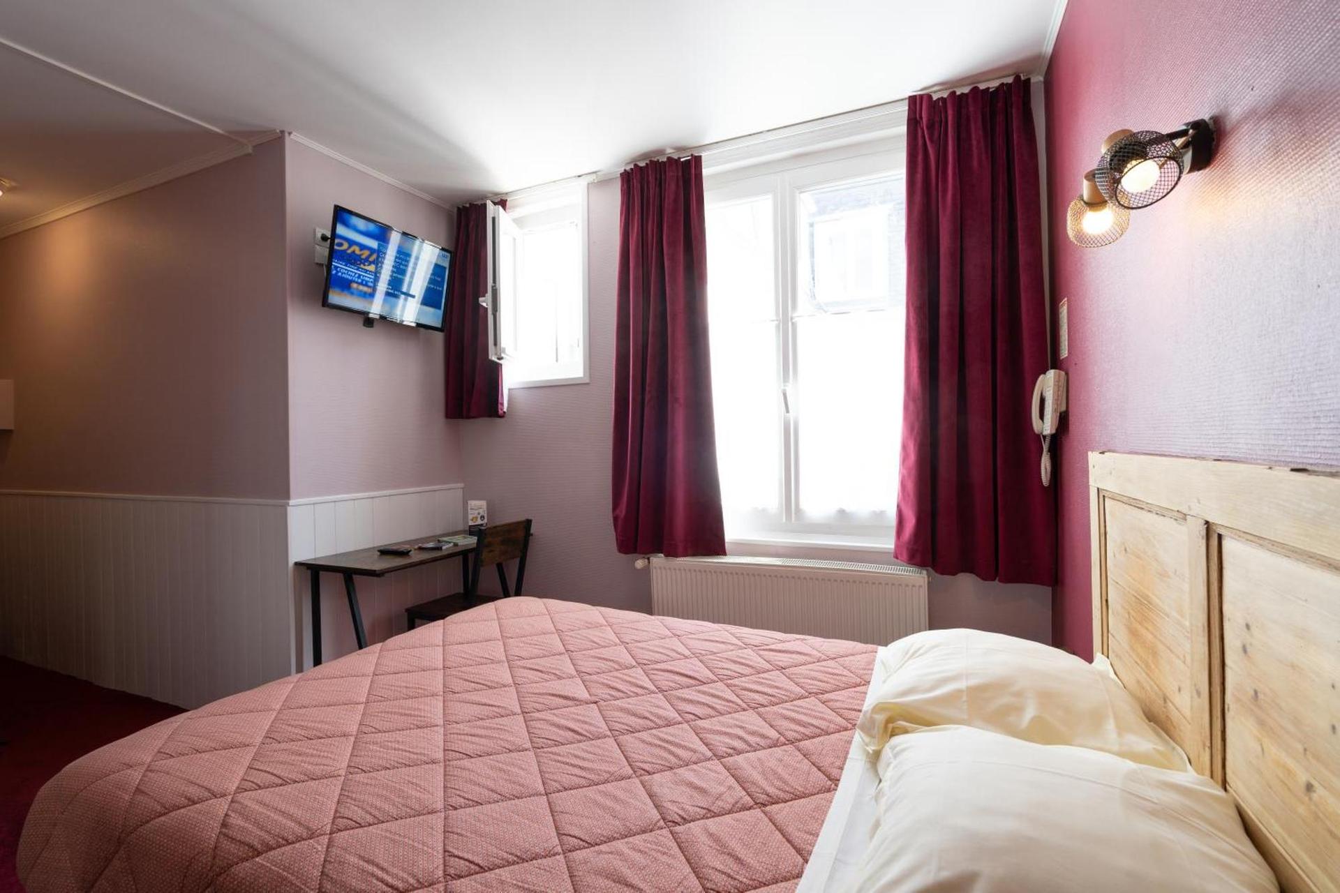 Double bed suite at Hotel le Caddy