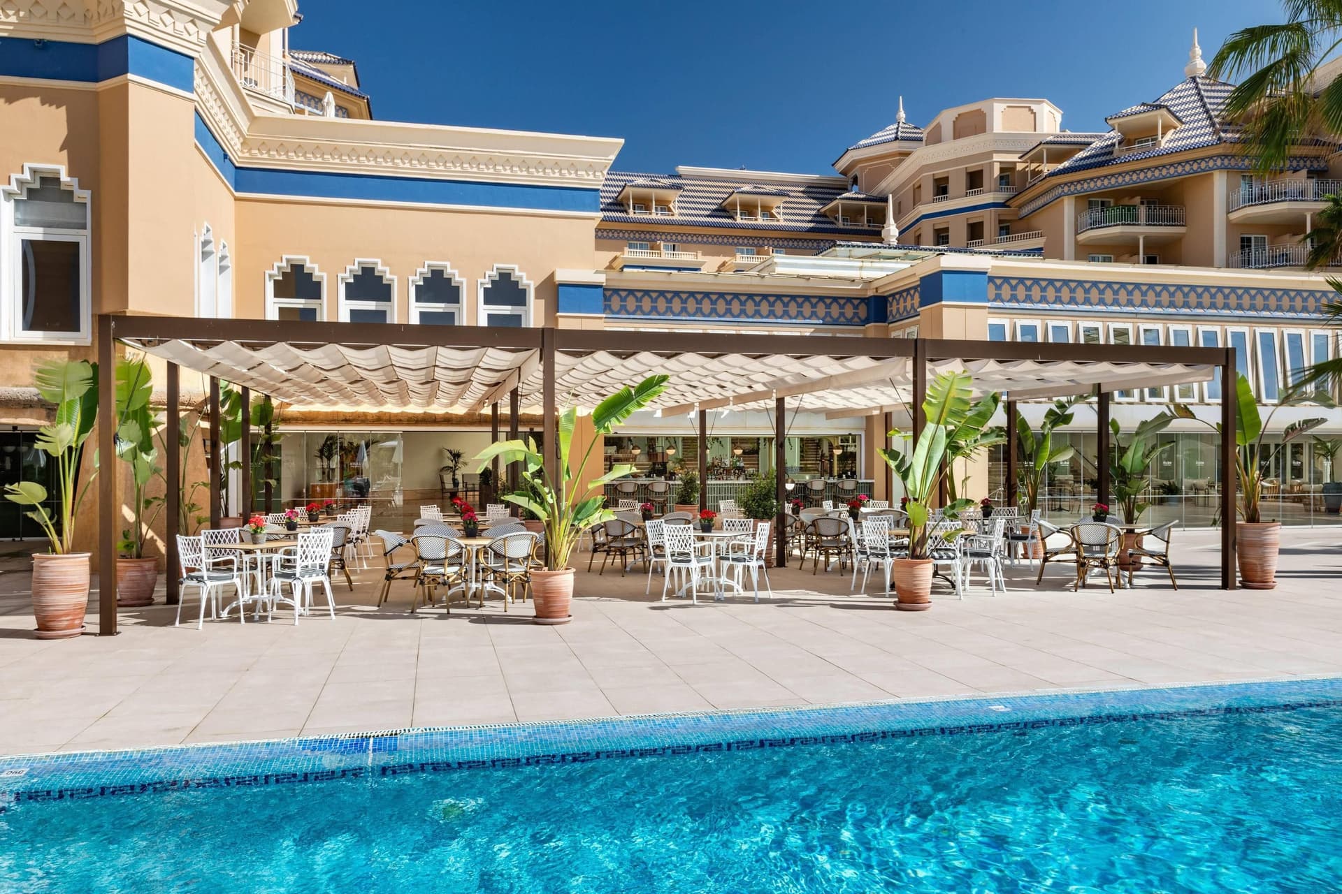 Poolside dining at the Melia Isla Canela