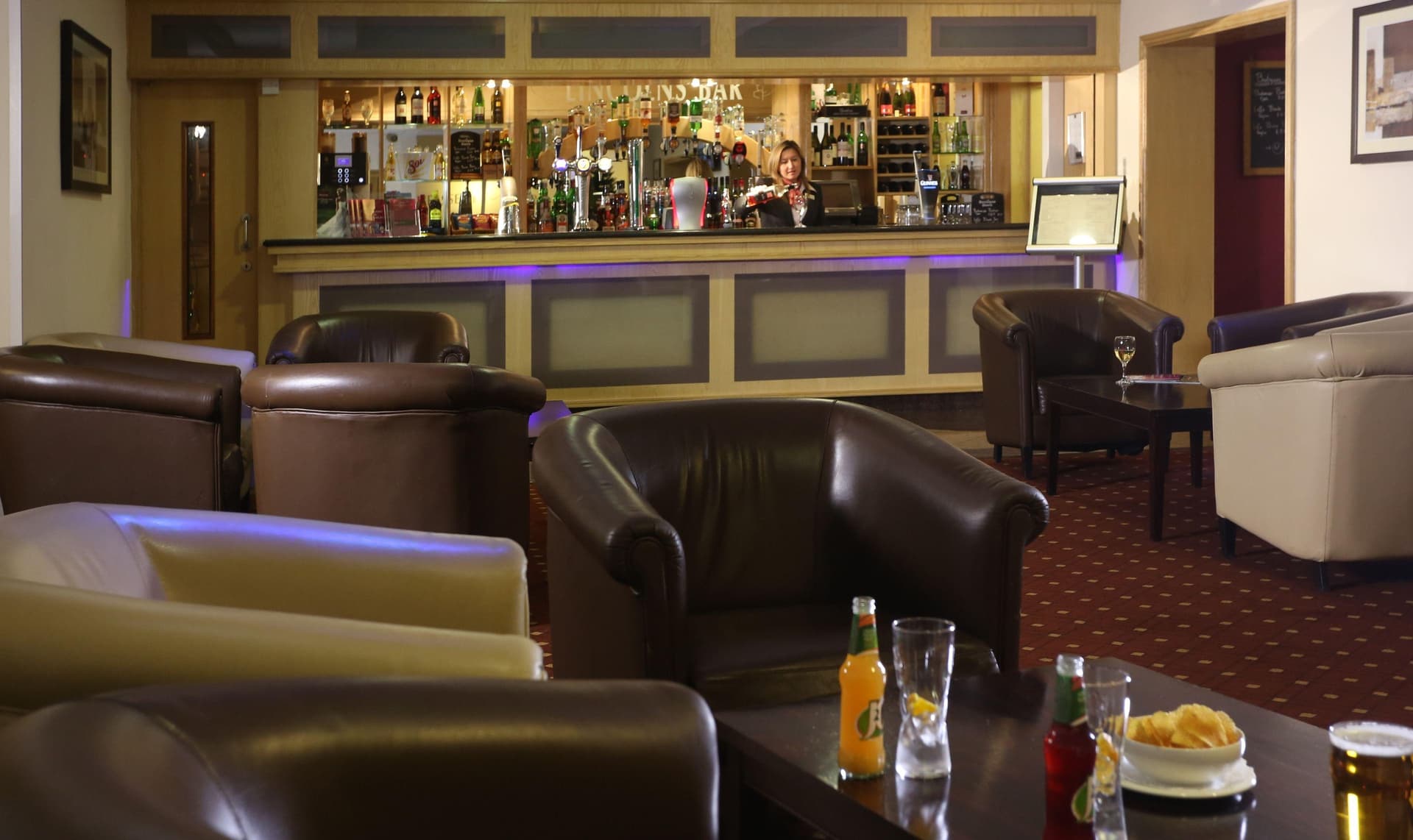 Bar at the Mercure George Washington Hotel Golf and Spa