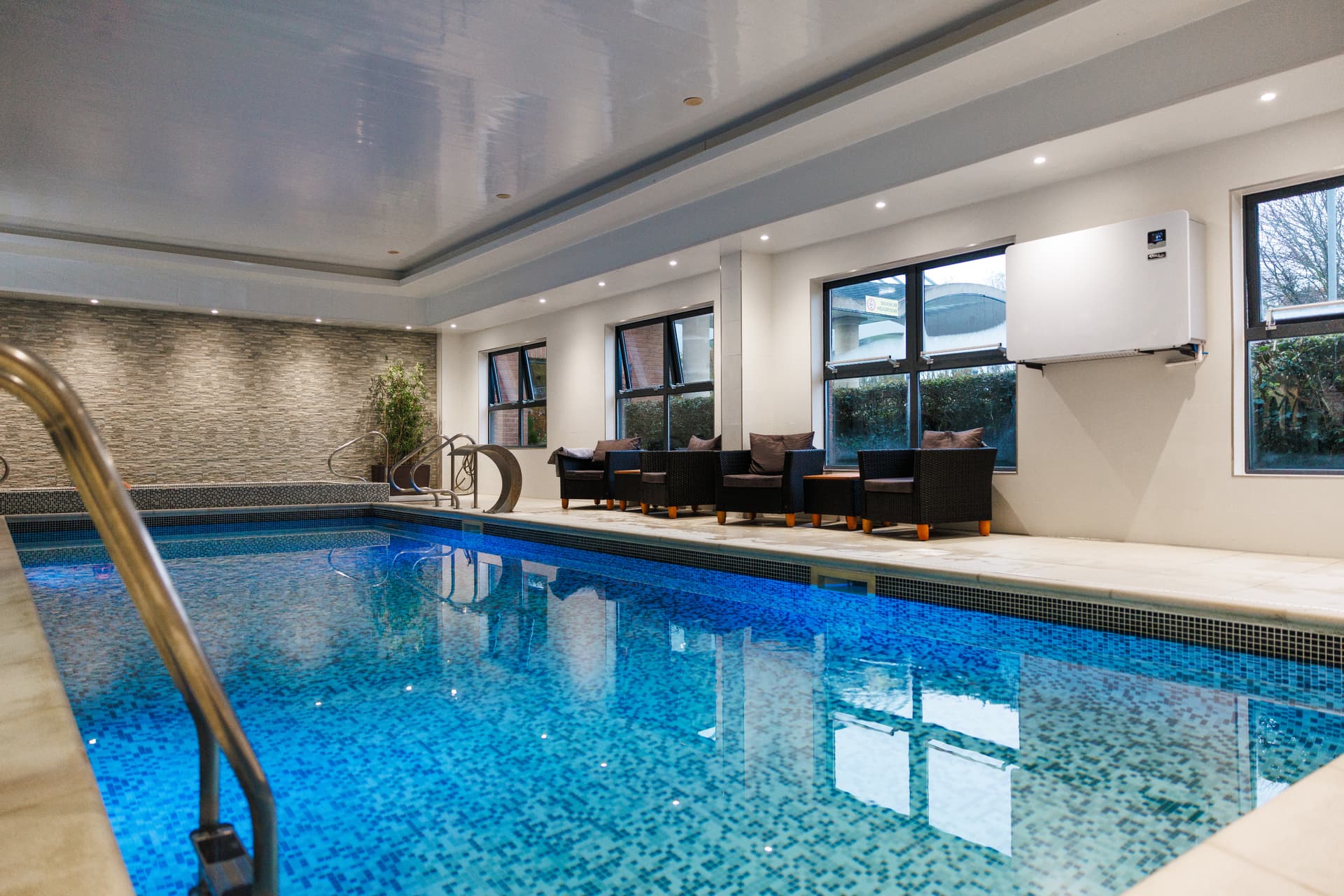Indoor swimming pool at Mercure George Washington Hotel Golf and Spa