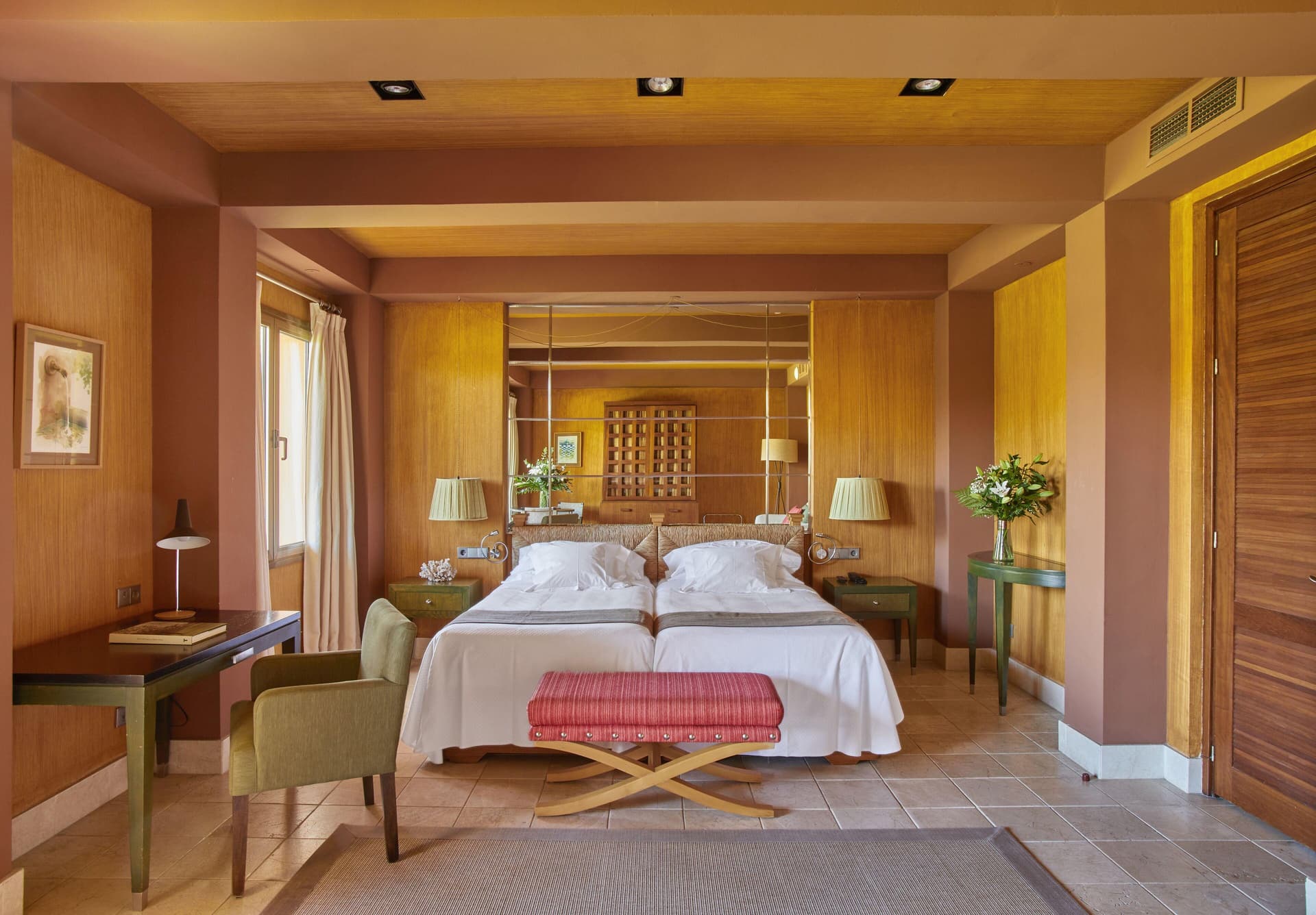 Double bed suite at Rio Real Golf & Hotel