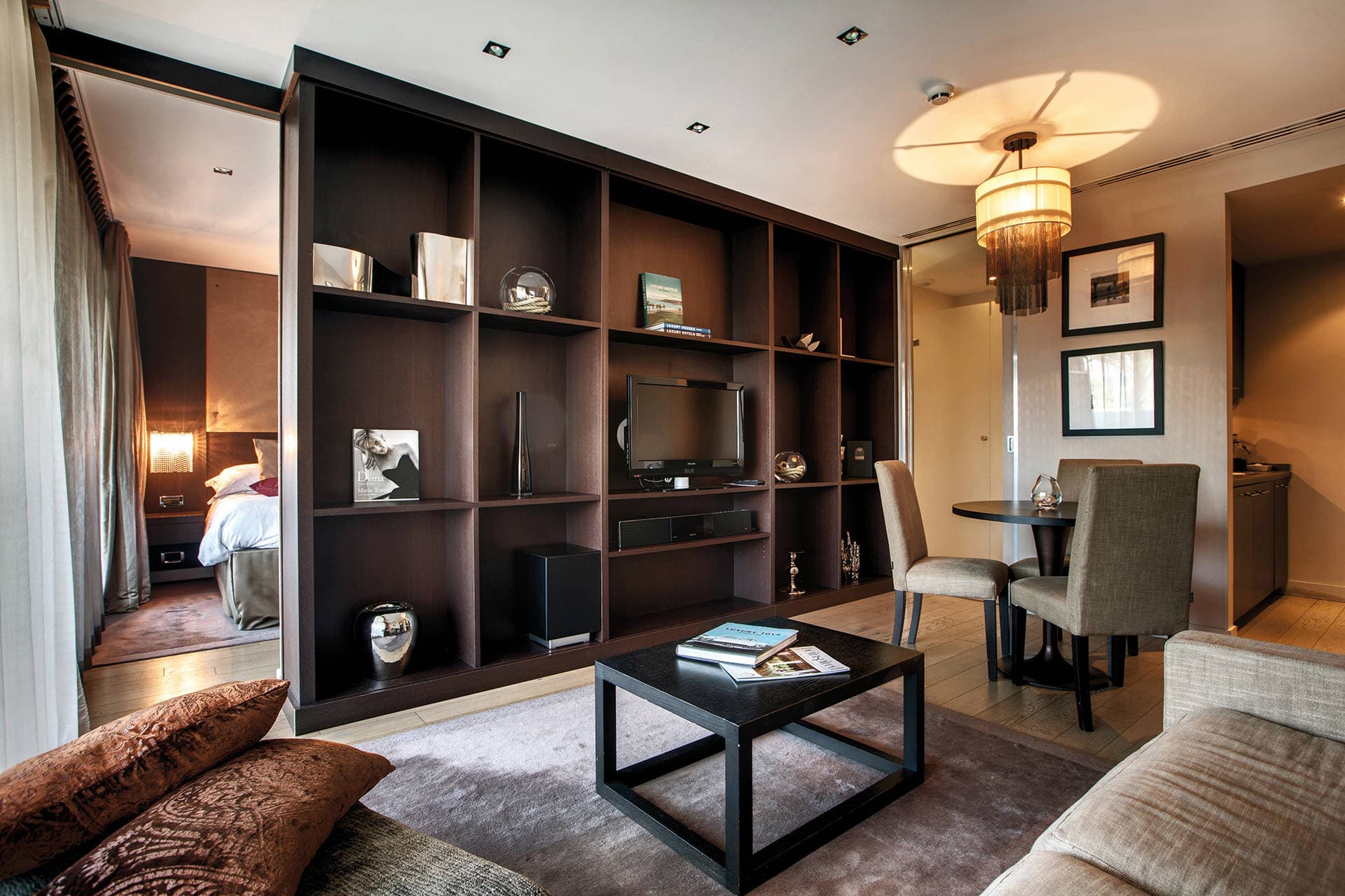 Living room as part of a spacious double bed suite at Royal Mougins Golf & Resort