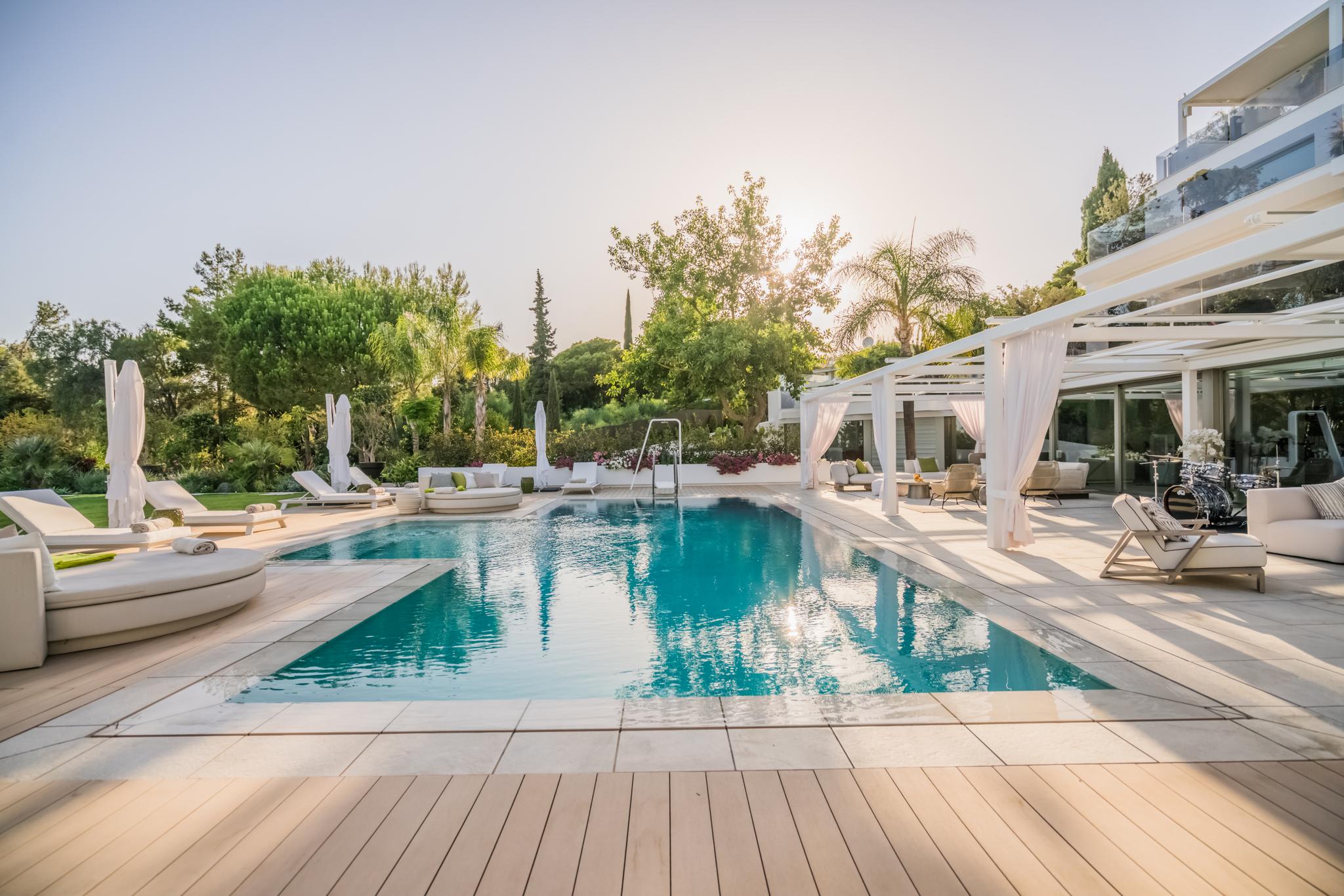 Outdoor pool at Sierra Park Club